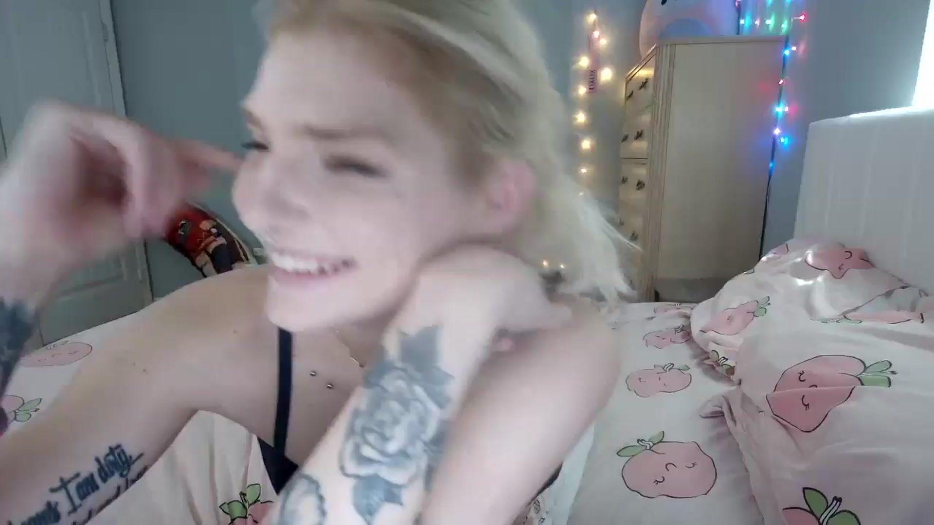Gallery image thumbnail from DuckChan0's myfreecams stream on, 09/13/2024, 17:15 image 11 of 20