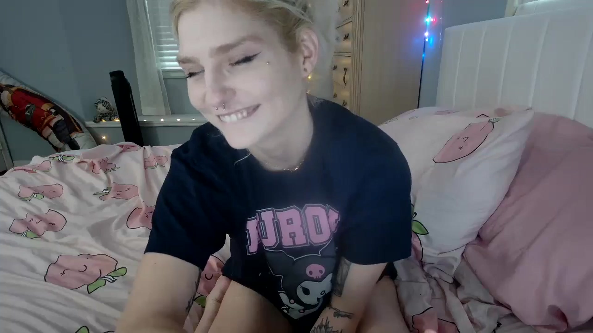Gallery image thumbnail from DuckChan0's myfreecams stream on, 09/14/2024, 22:39 image 7 of 20