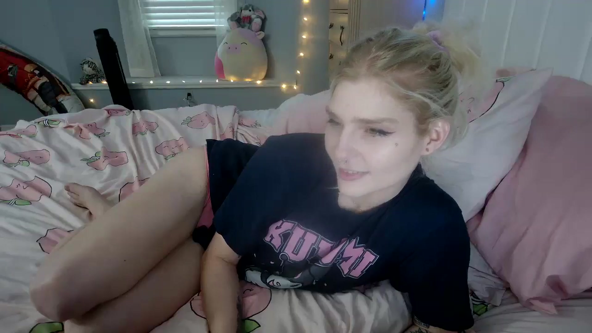 Gallery image thumbnail from DuckChan0's myfreecams stream on, 09/14/2024, 22:39 image 9 of 20