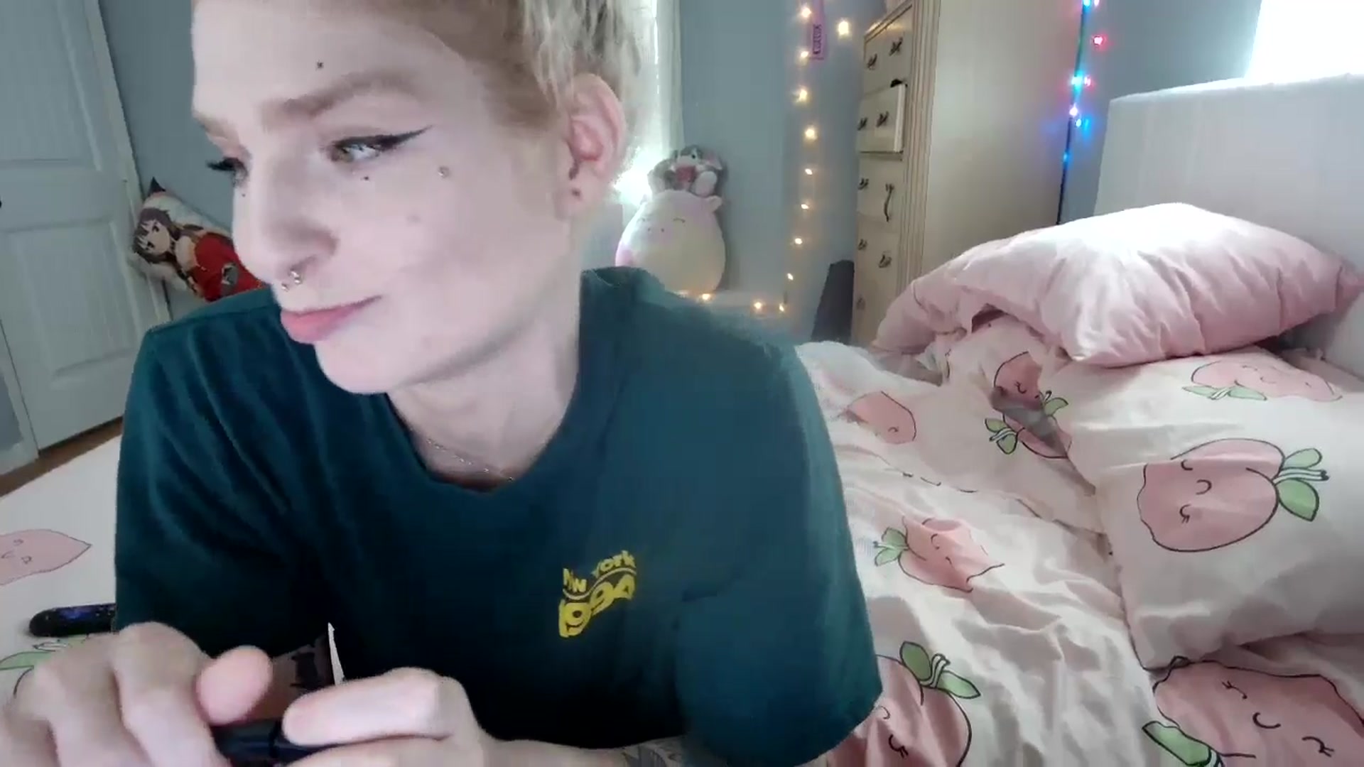 Gallery image thumbnail from DuckChan0's myfreecams stream on, 09/16/2024, 15:19 image 4 of 20