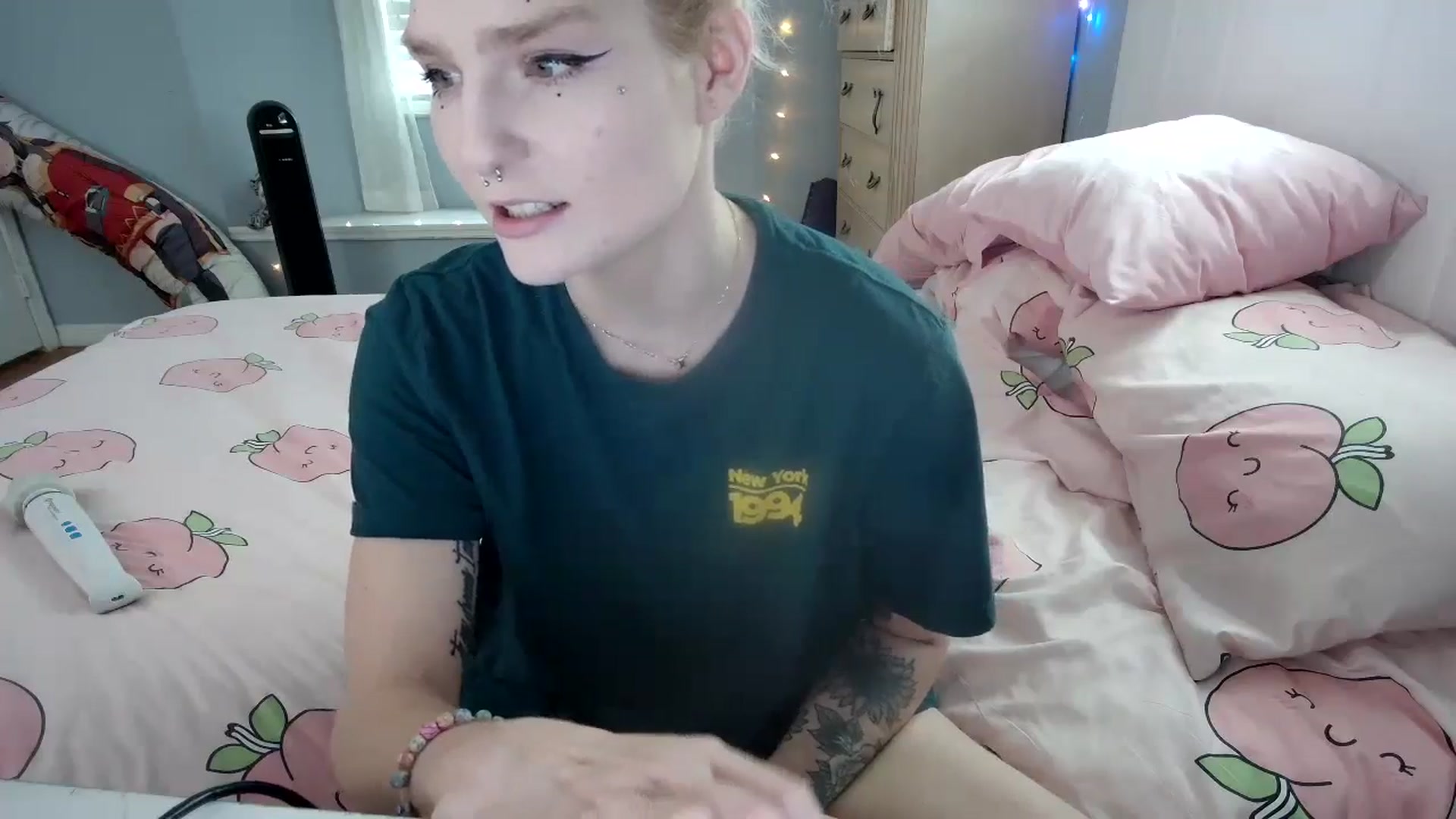 Gallery image thumbnail from DuckChan0's myfreecams stream on, 09/16/2024, 15:19 image 9 of 20