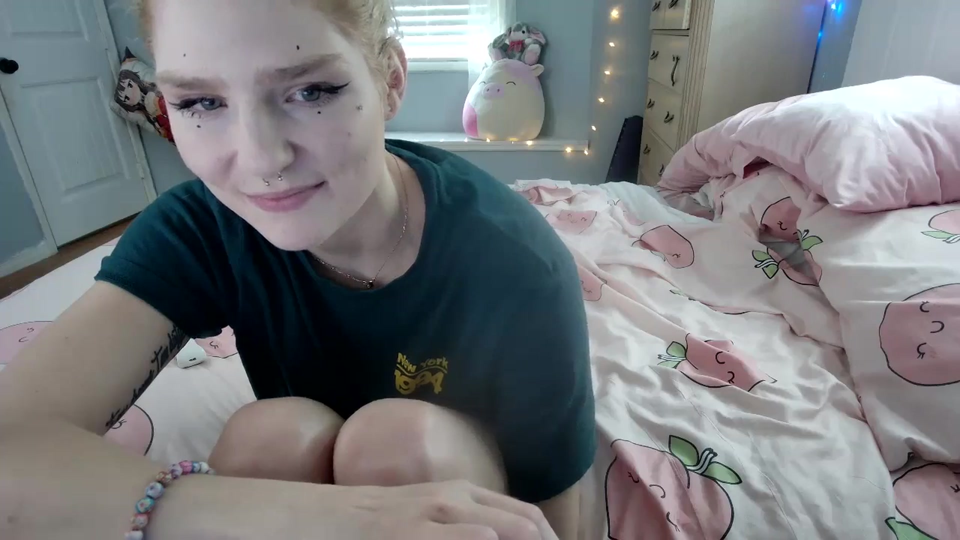 Gallery image thumbnail from DuckChan0's myfreecams stream on, 09/16/2024, 15:19 image 7 of 20