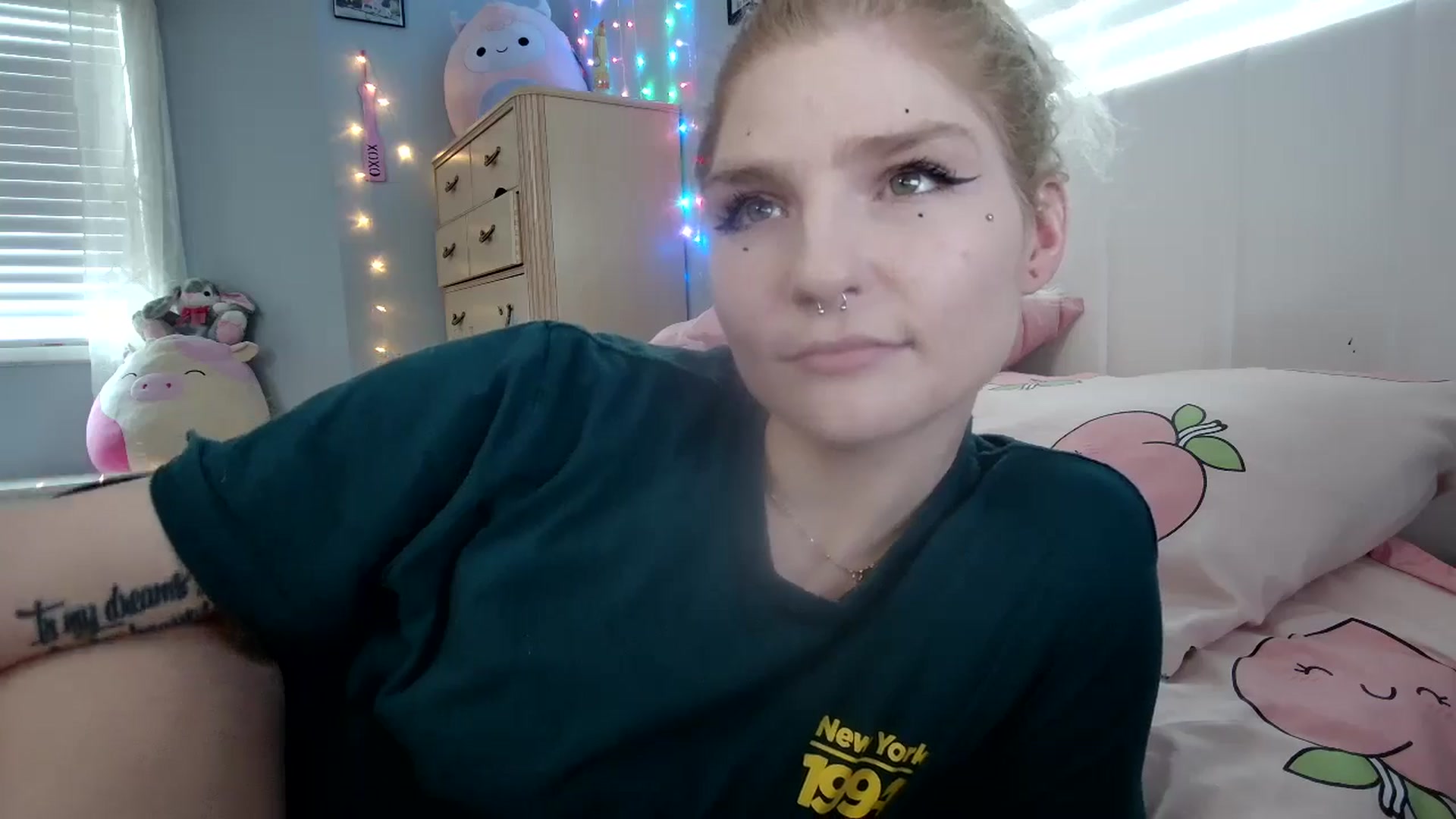 Gallery image thumbnail from DuckChan0's myfreecams stream on, 09/16/2024, 15:19 image 20 of 20