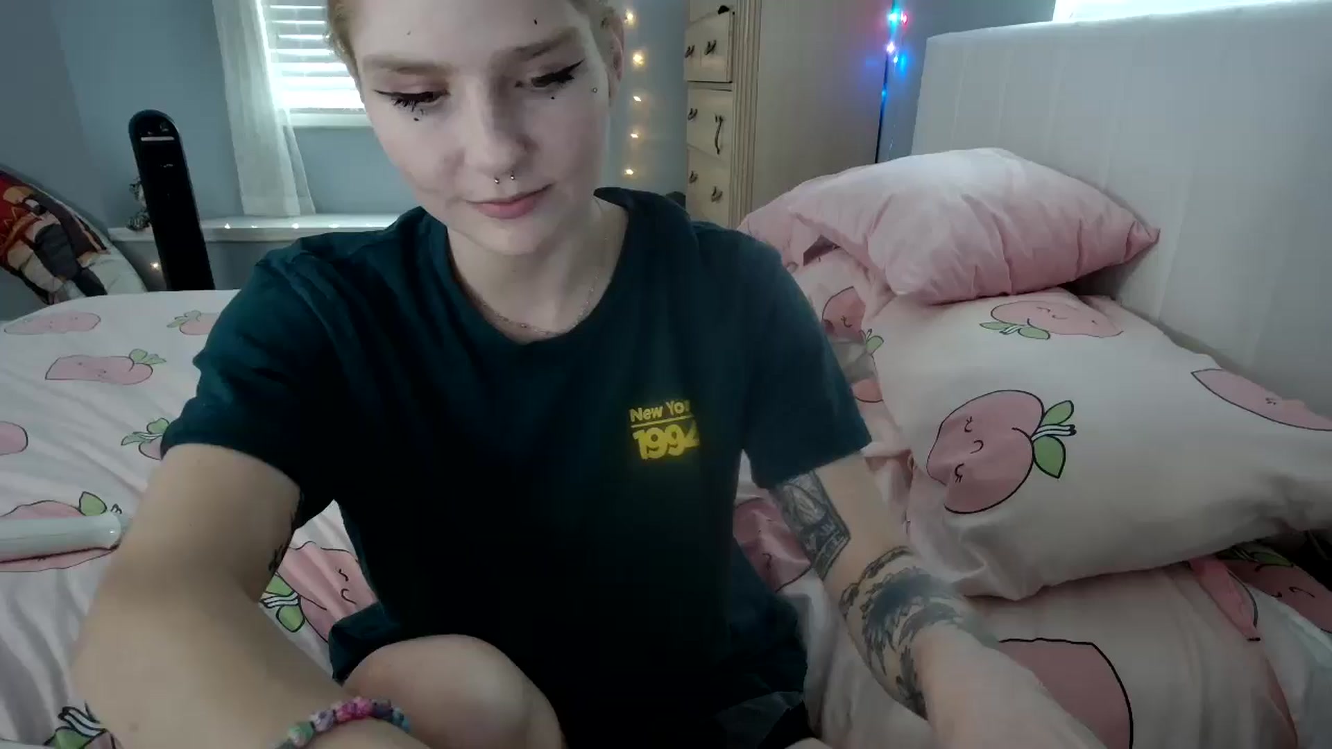 Gallery image thumbnail from DuckChan0's myfreecams stream on, 09/16/2024, 16:14 image 2 of 20