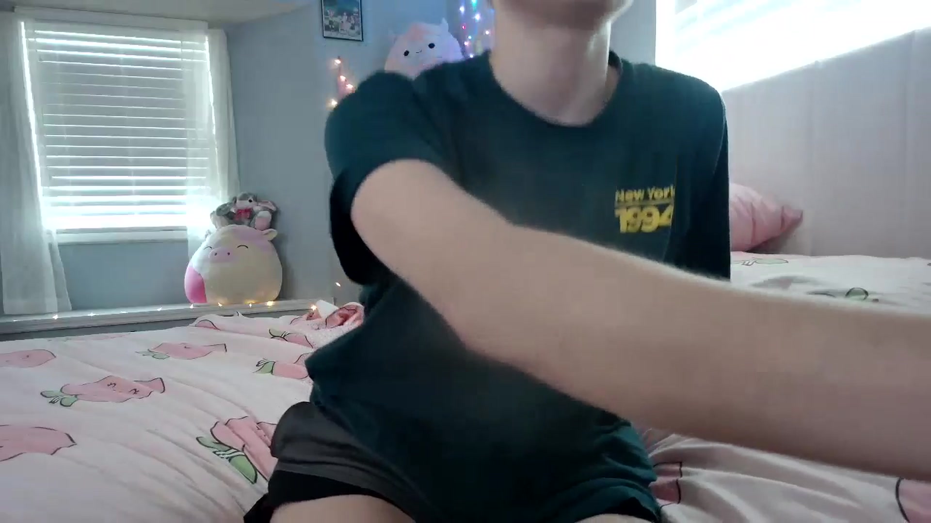 Gallery image thumbnail from DuckChan0's myfreecams stream on, 09/16/2024, 16:14 image 6 of 20