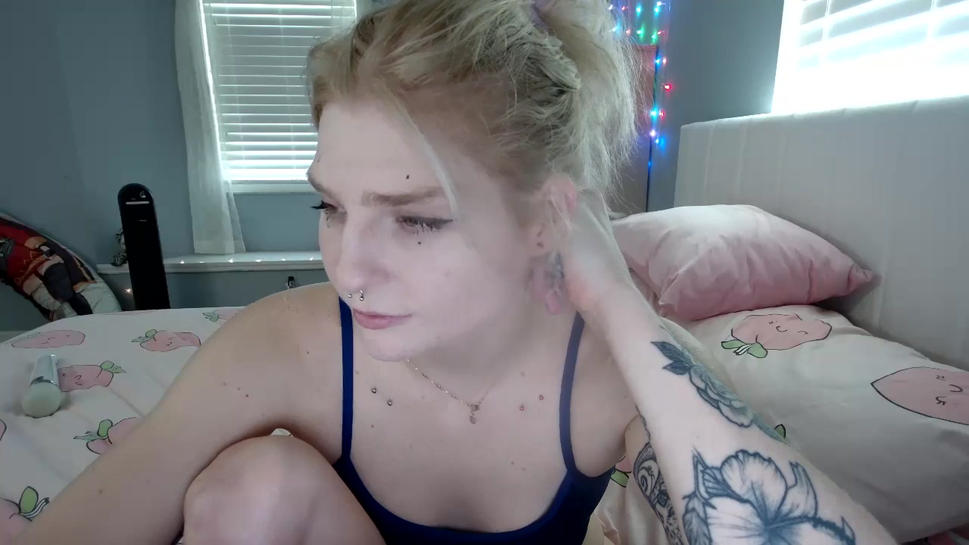 Gallery image thumbnail from DuckChan0's myfreecams stream on, 09/16/2024, 16:35 image 20 of 20