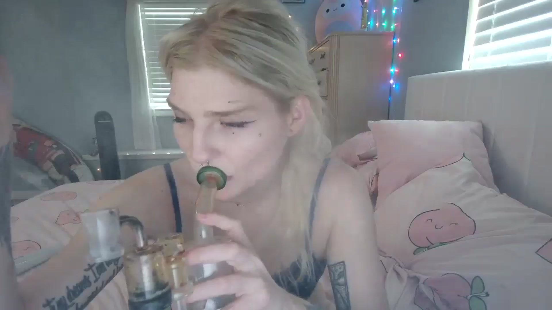 Gallery image thumbnail from DuckChan0's myfreecams stream on, 09/16/2024, 17:52 image 7 of 20
