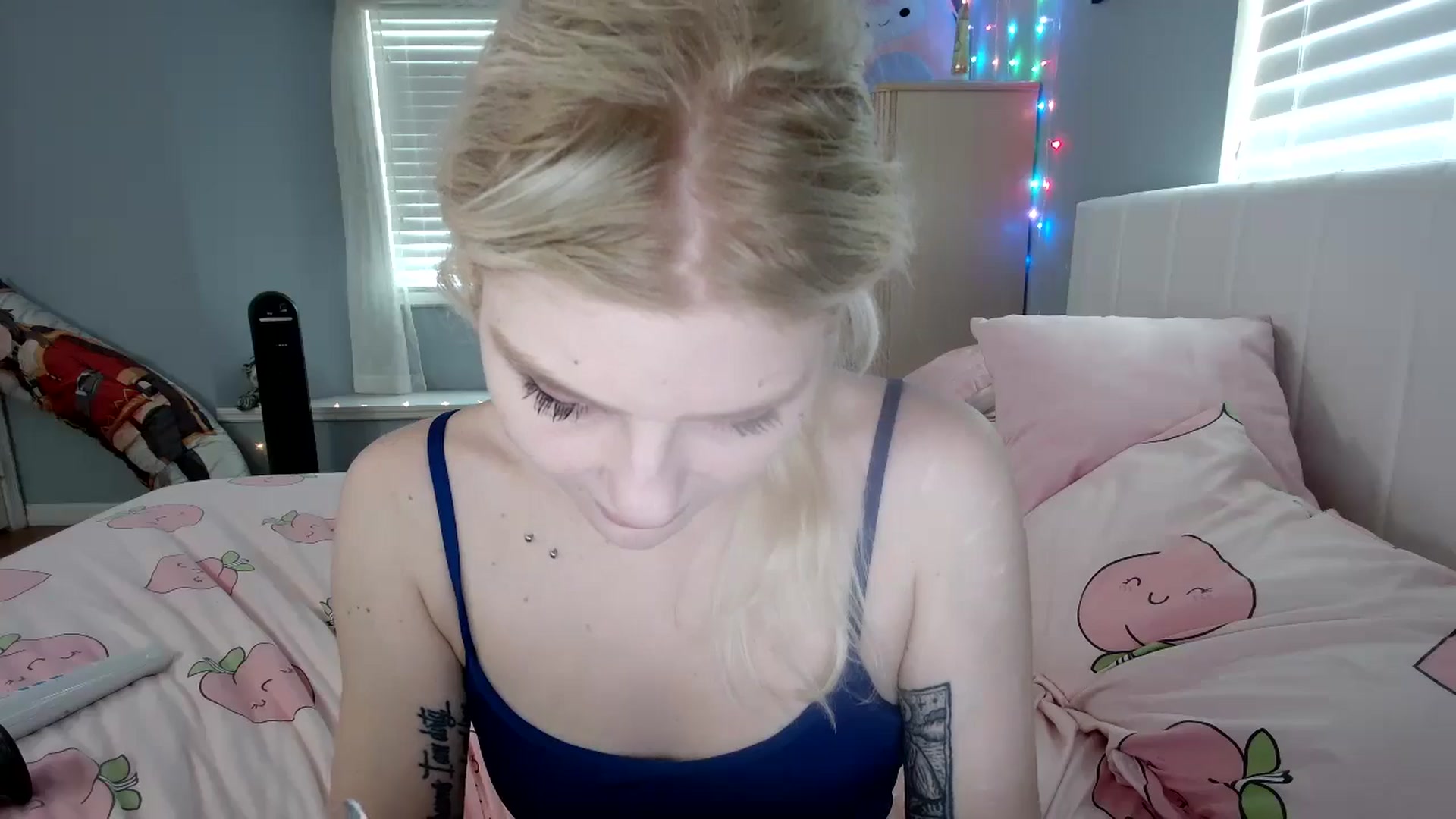 Gallery image thumbnail from DuckChan0's myfreecams stream on, 09/16/2024, 17:52 image 5 of 20