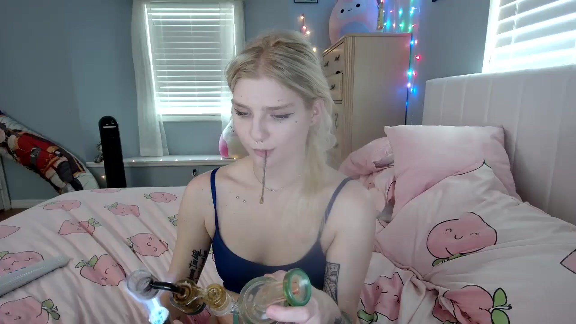 Gallery image thumbnail from DuckChan0's myfreecams stream on, 09/16/2024, 17:52 image 6 of 20
