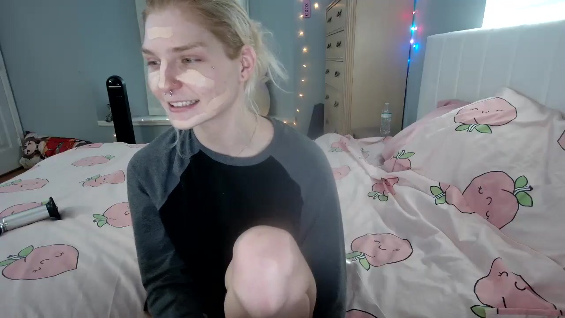Gallery image thumbnail from DuckChan0's myfreecams stream on, 09/17/2024, 15:20 image 2 of 20