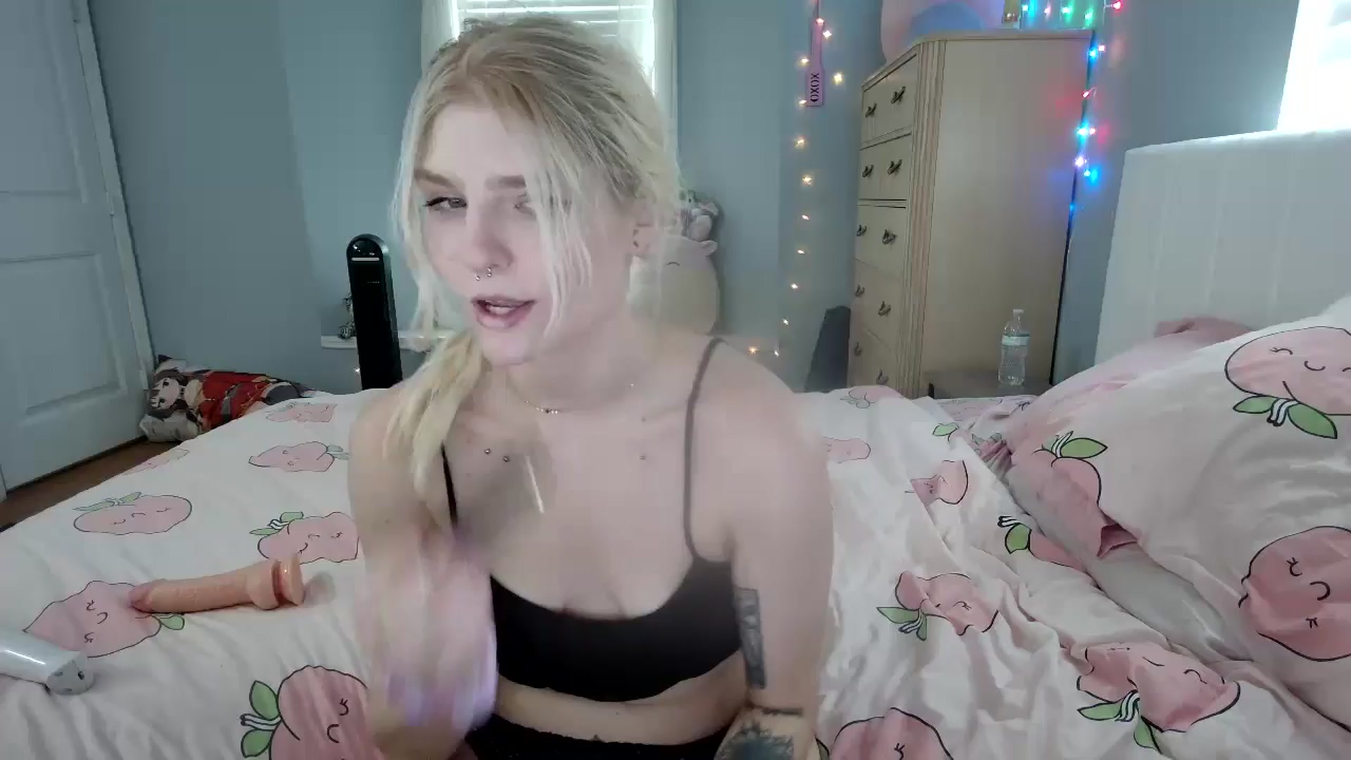 Gallery image thumbnail from DuckChan0's myfreecams stream on, 09/17/2024, 16:21 image 19 of 20