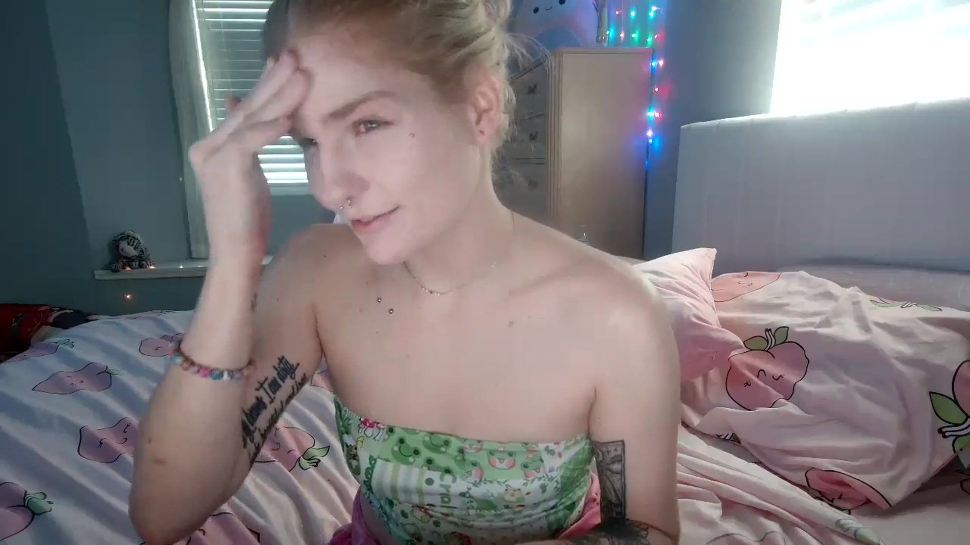 Gallery image thumbnail from DuckChan0's myfreecams stream on, 09/18/2024, 14:56 image 2 of 20