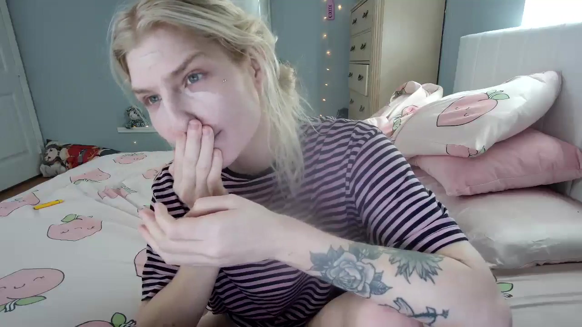 Gallery image thumbnail from DuckChan0's myfreecams stream on, 09/19/2024, 14:11 image 2 of 20
