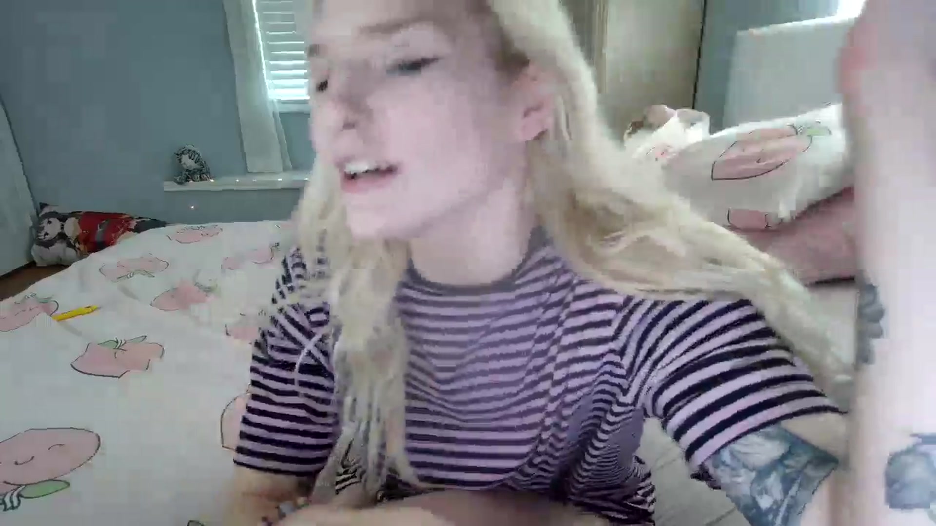 Gallery image thumbnail from DuckChan0's myfreecams stream on, 09/19/2024, 14:11 image 15 of 20