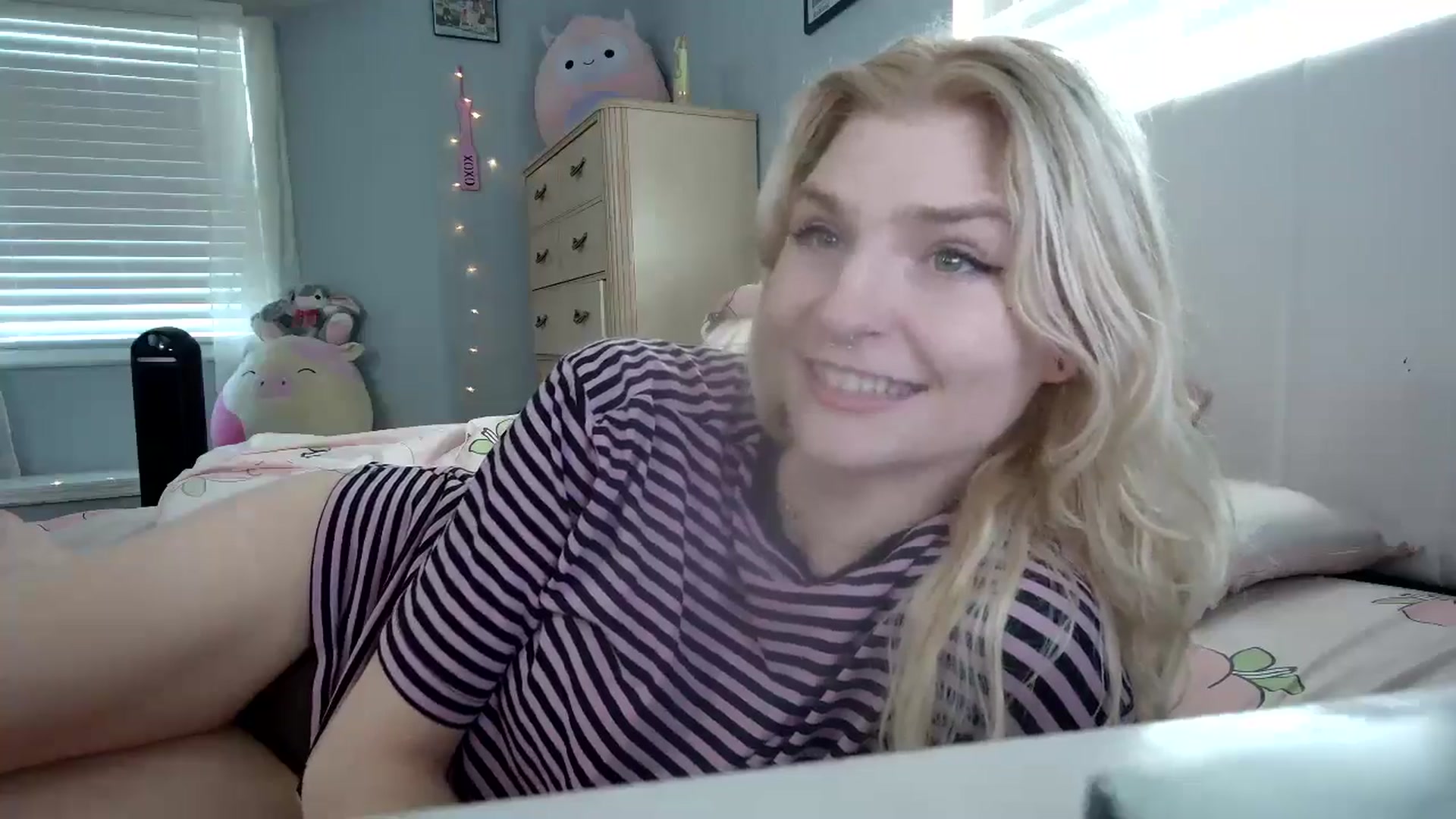 Gallery image thumbnail from DuckChan0's myfreecams stream on, 09/19/2024, 14:11 image 20 of 20