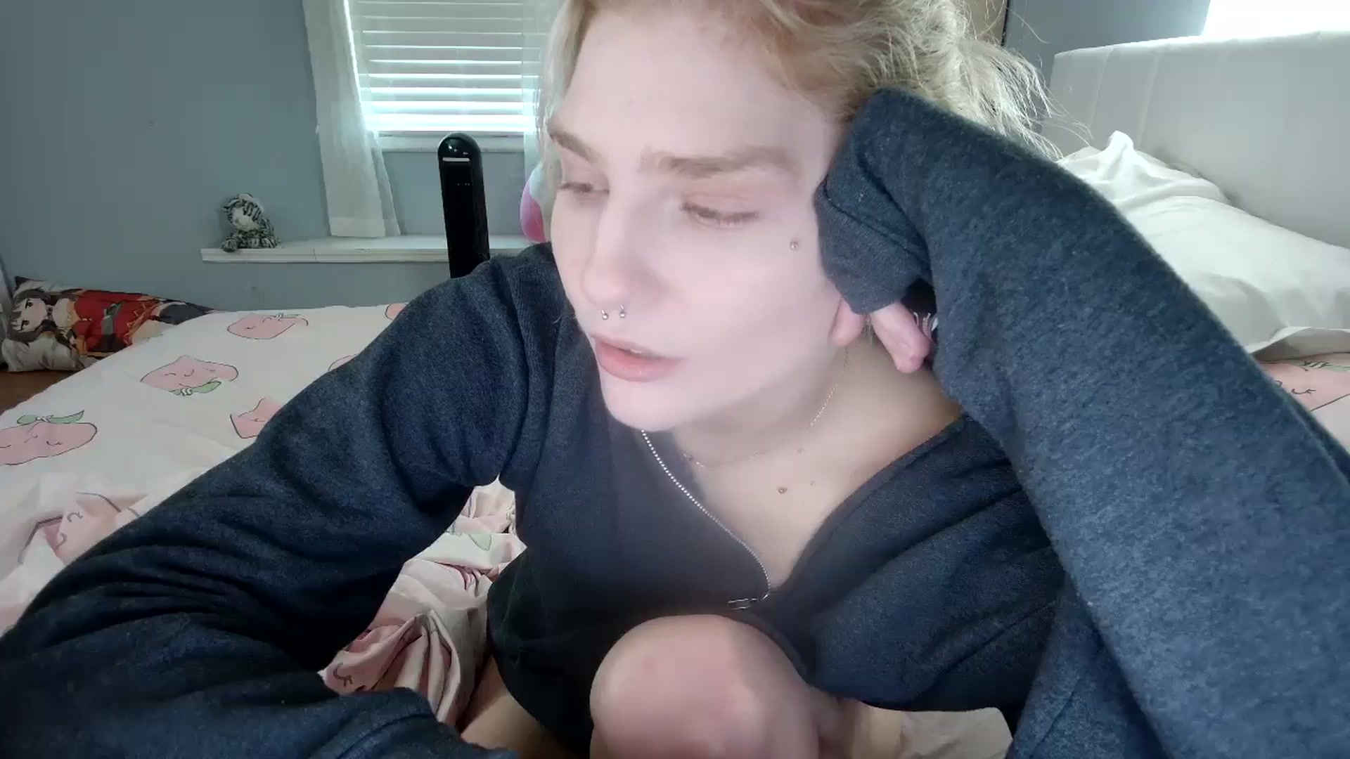 Gallery image thumbnail from DuckChan0's myfreecams stream on, 09/20/2024, 13:51 image 11 of 20