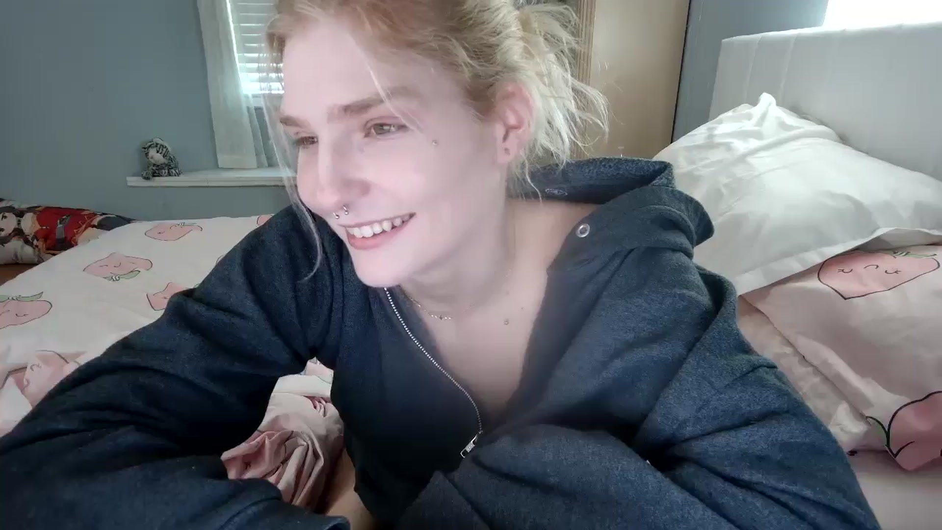 Gallery image thumbnail from DuckChan0's myfreecams stream on, 09/20/2024, 13:51 image 13 of 20