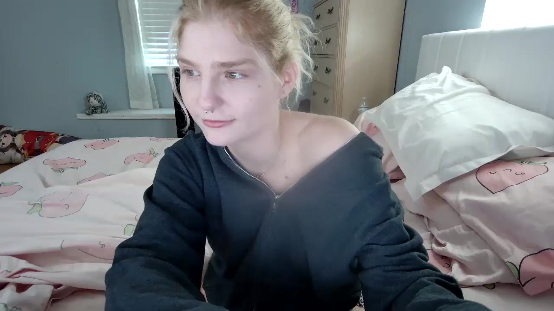 Gallery image thumbnail from DuckChan0's myfreecams stream on, 09/20/2024, 13:51 image 5 of 20
