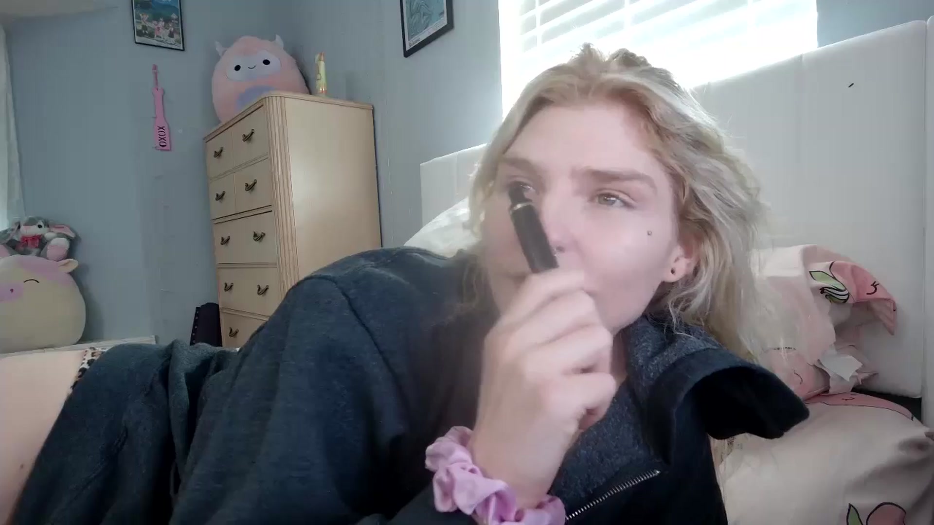 Gallery image thumbnail from DuckChan0's myfreecams stream on, 09/20/2024, 13:51 image 20 of 20