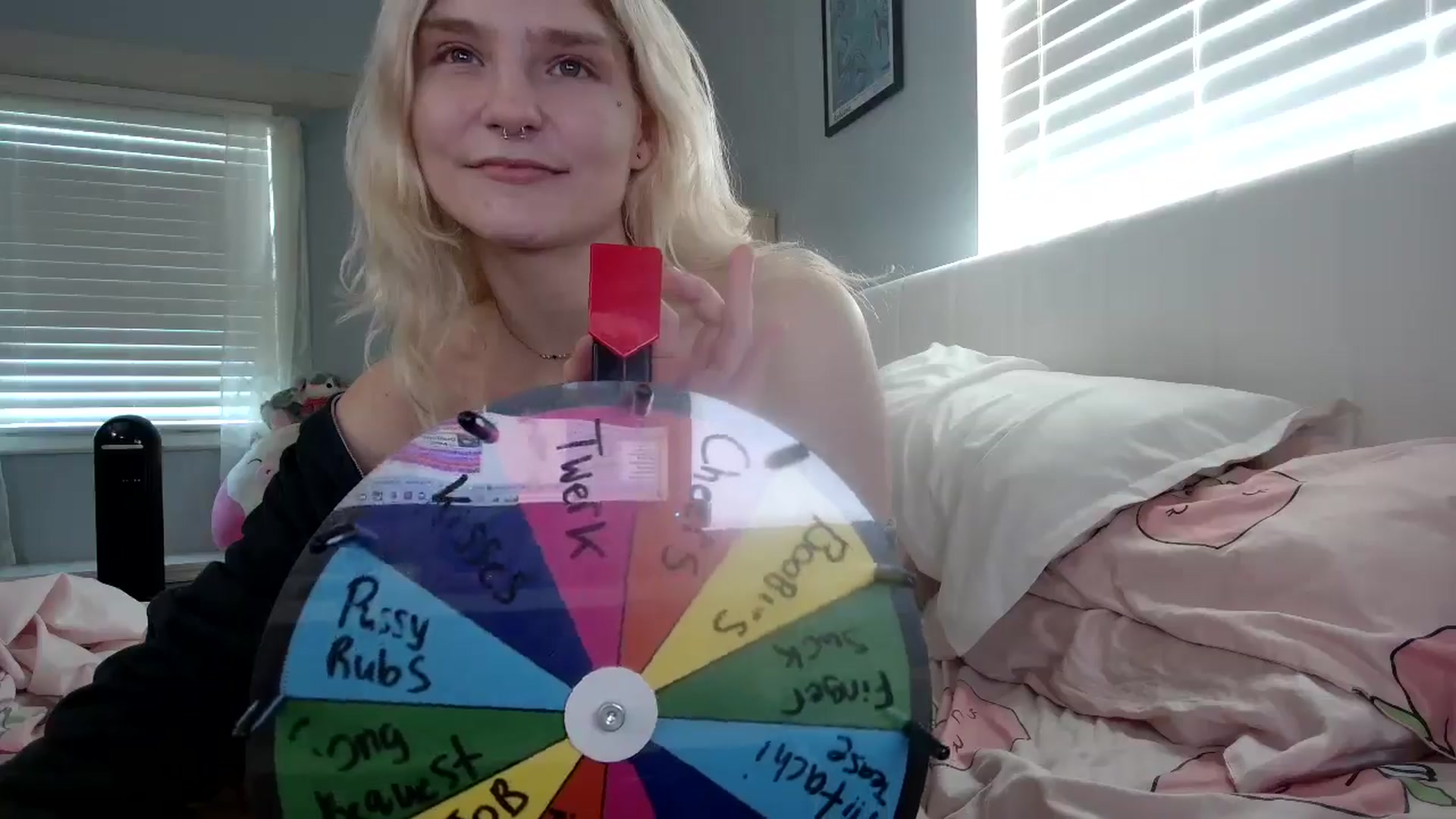 Gallery image thumbnail from DuckChan0's myfreecams stream on, 09/20/2024, 14:32 image 13 of 20