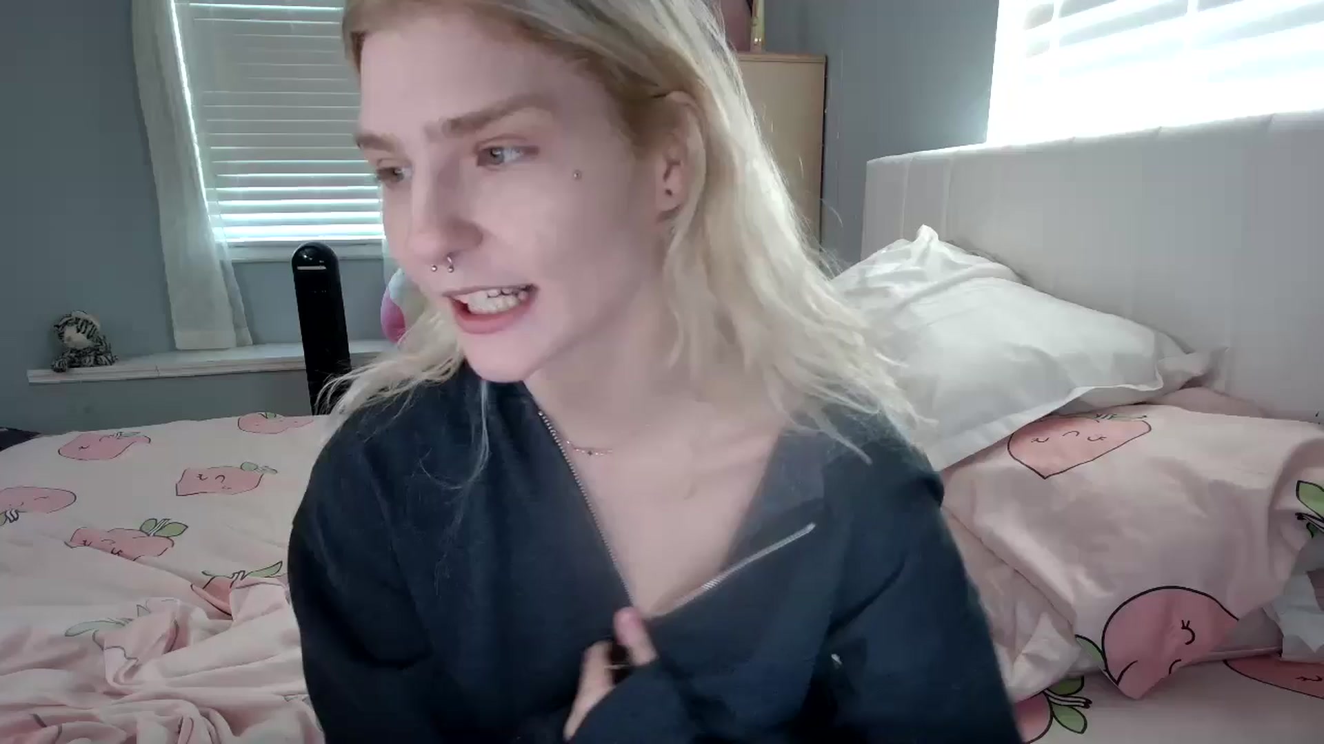 Gallery image thumbnail from DuckChan0's myfreecams stream on, 09/20/2024, 14:32 image 1 of 20