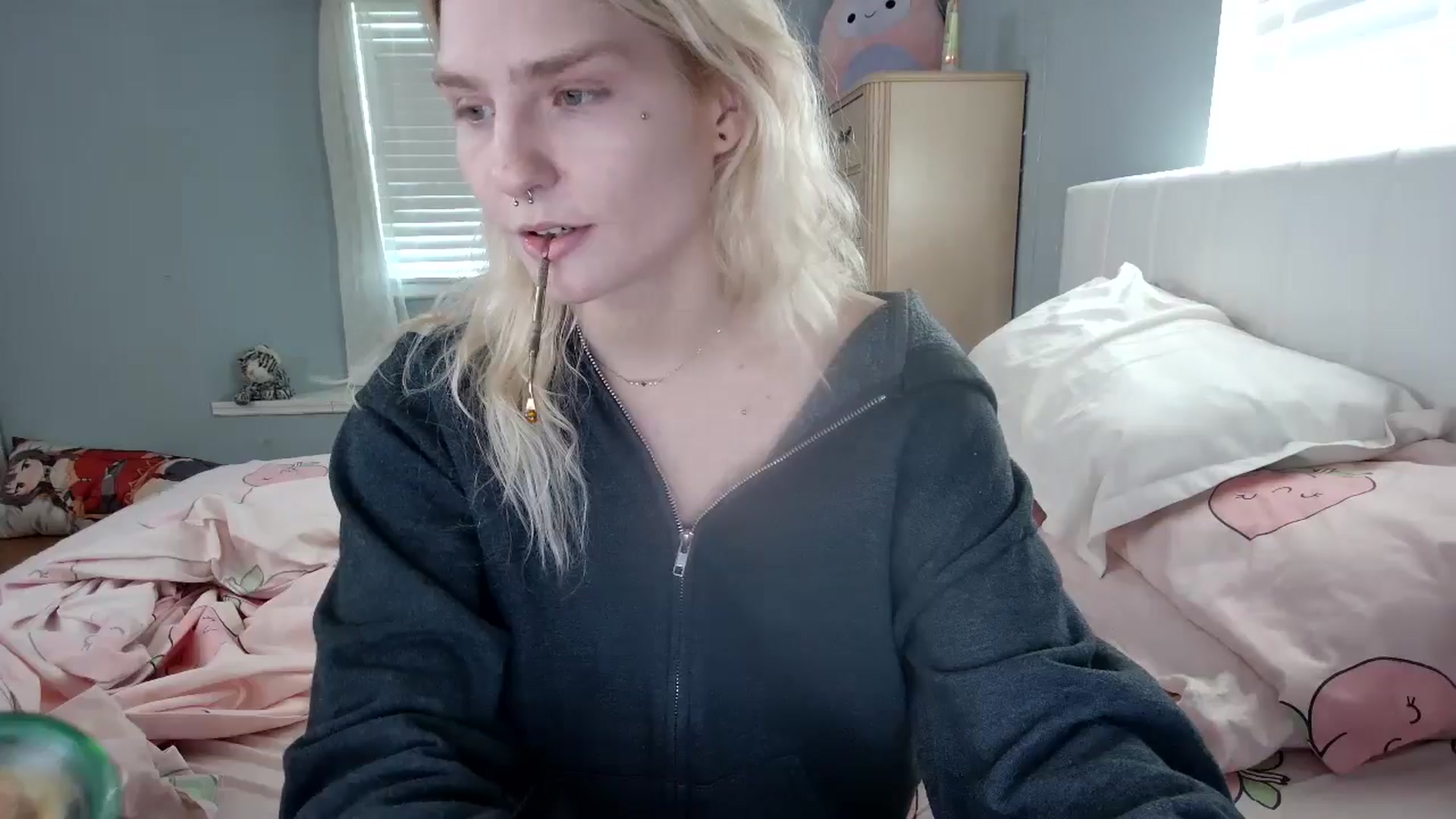 Gallery image thumbnail from DuckChan0's myfreecams stream on, 09/20/2024, 14:32 image 5 of 20