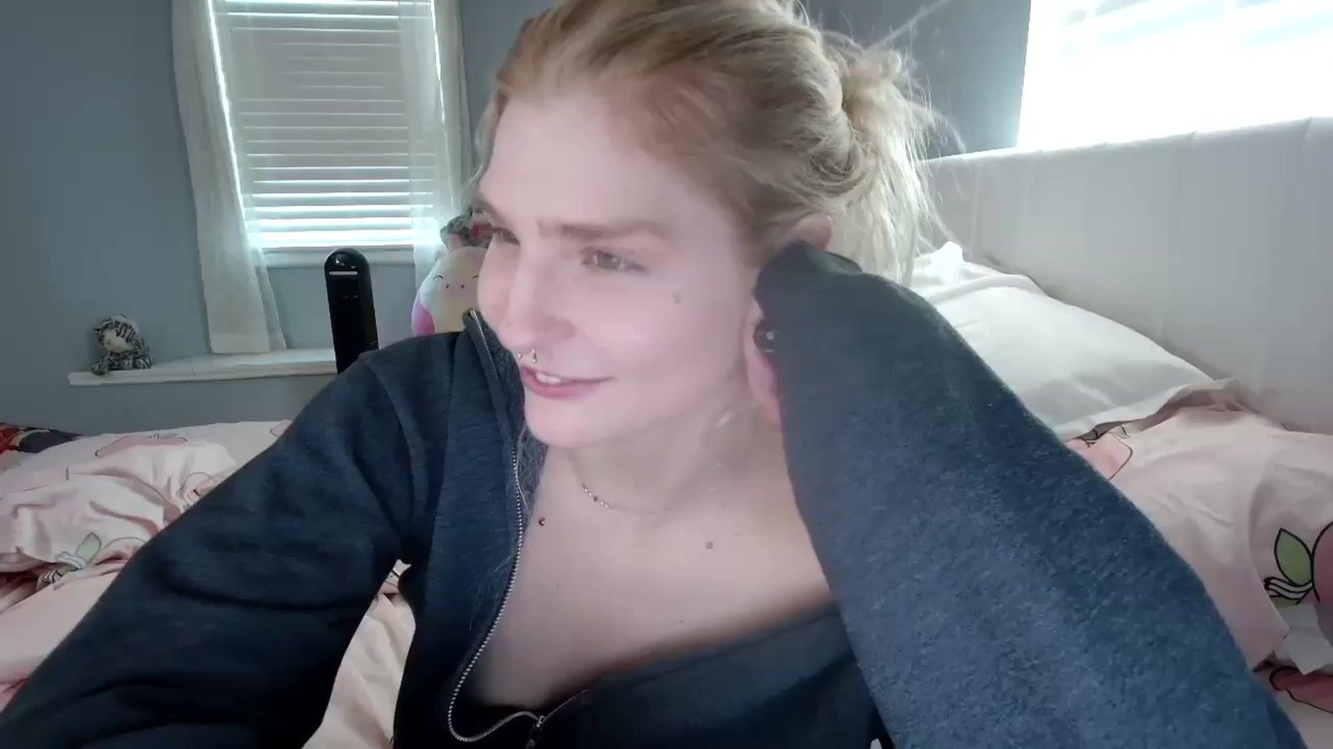 Gallery image thumbnail from DuckChan0's myfreecams stream on, 09/20/2024, 14:32 image 20 of 20