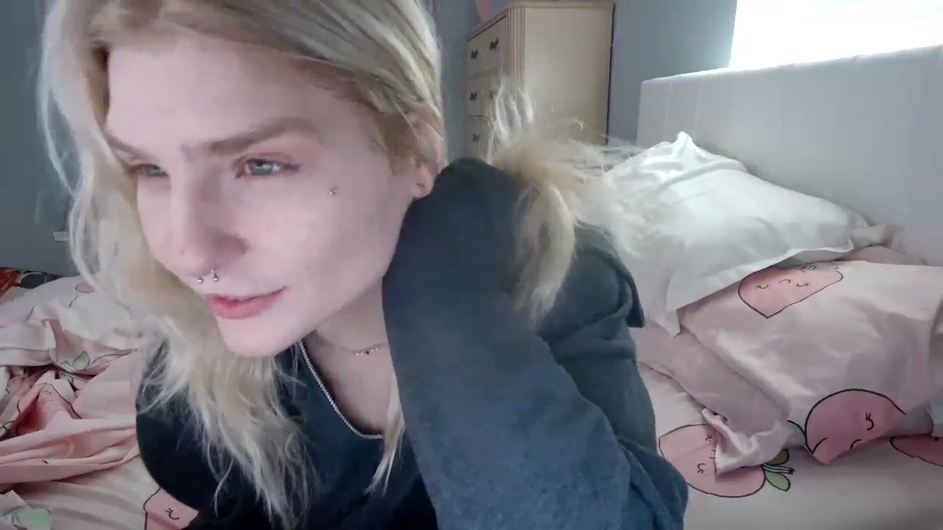 Gallery image thumbnail from DuckChan0's myfreecams stream on, 09/20/2024, 14:32 image 7 of 20