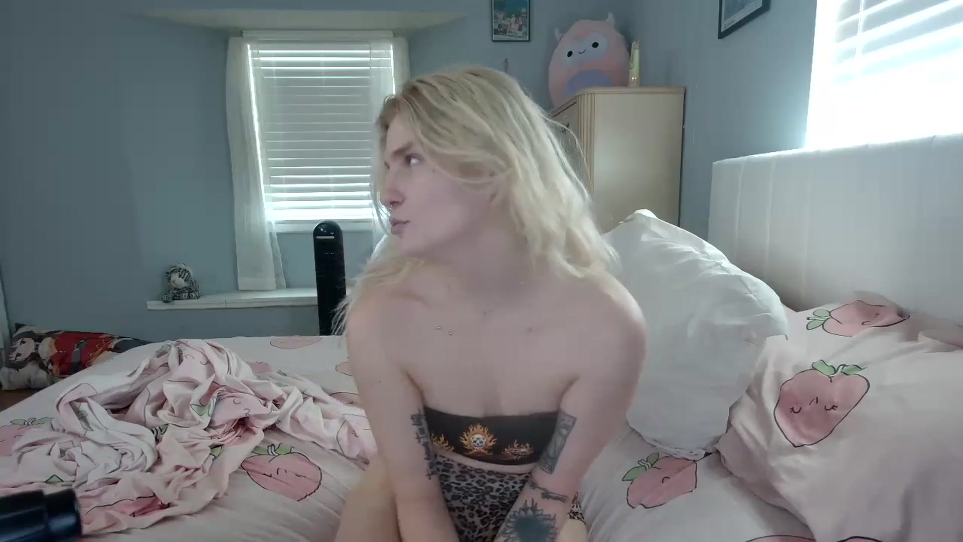 Gallery image thumbnail from DuckChan0's myfreecams stream on, 09/20/2024, 15:32 image 6 of 20