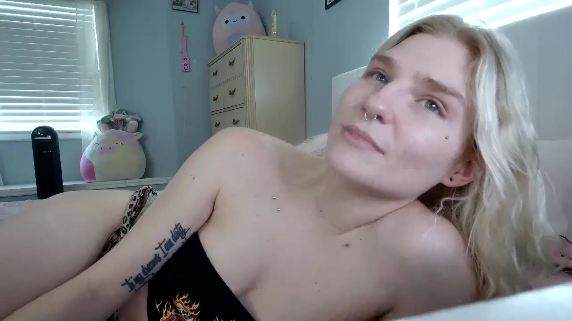 Gallery image thumbnail from DuckChan0's myfreecams stream on, 09/20/2024, 15:32 image 11 of 20