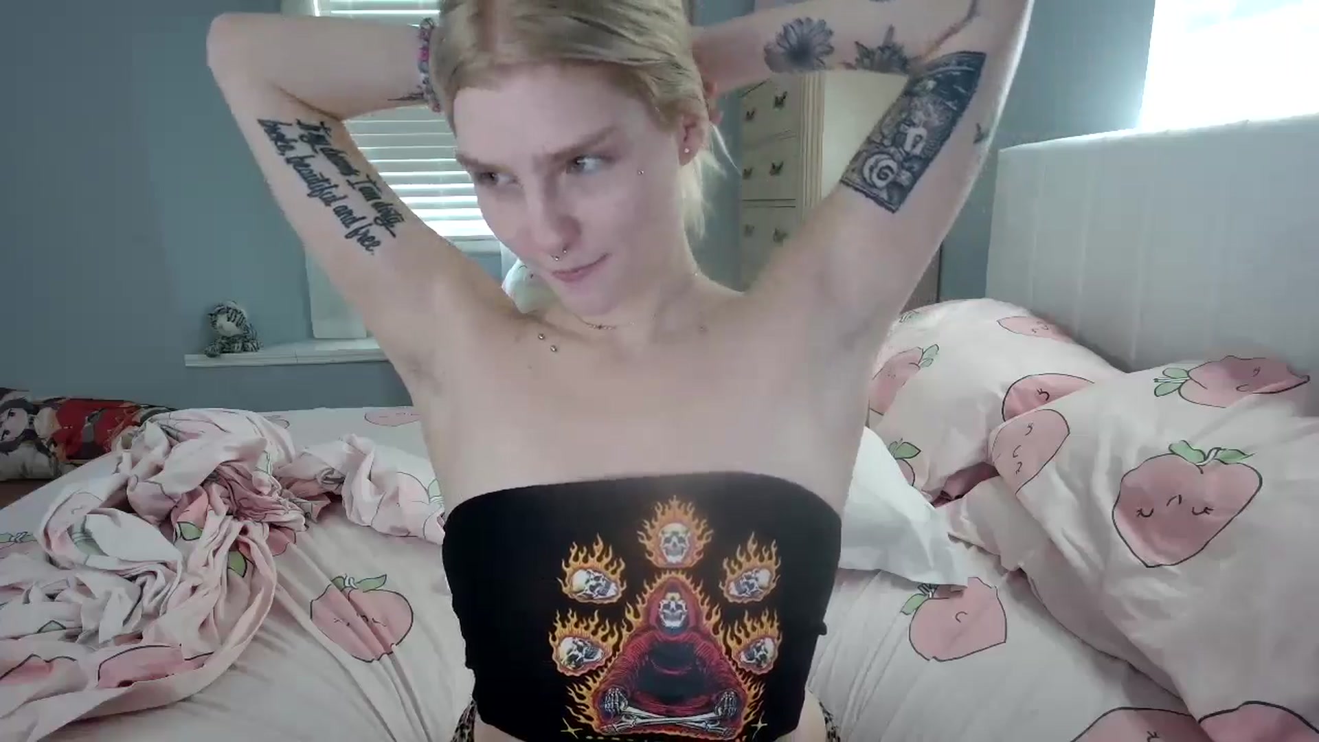 Gallery image thumbnail from DuckChan0's myfreecams stream on, 09/20/2024, 15:32 image 17 of 20