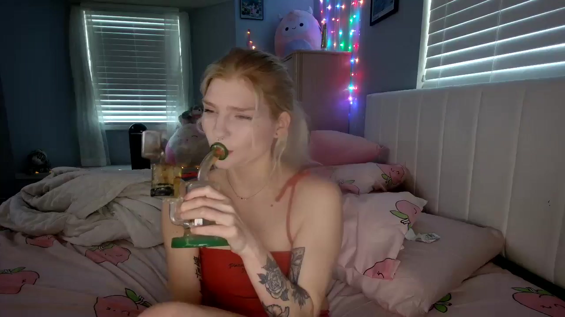 Gallery image thumbnail from DuckChan0's myfreecams stream on, 09/21/2024, 23:11 image 1 of 20