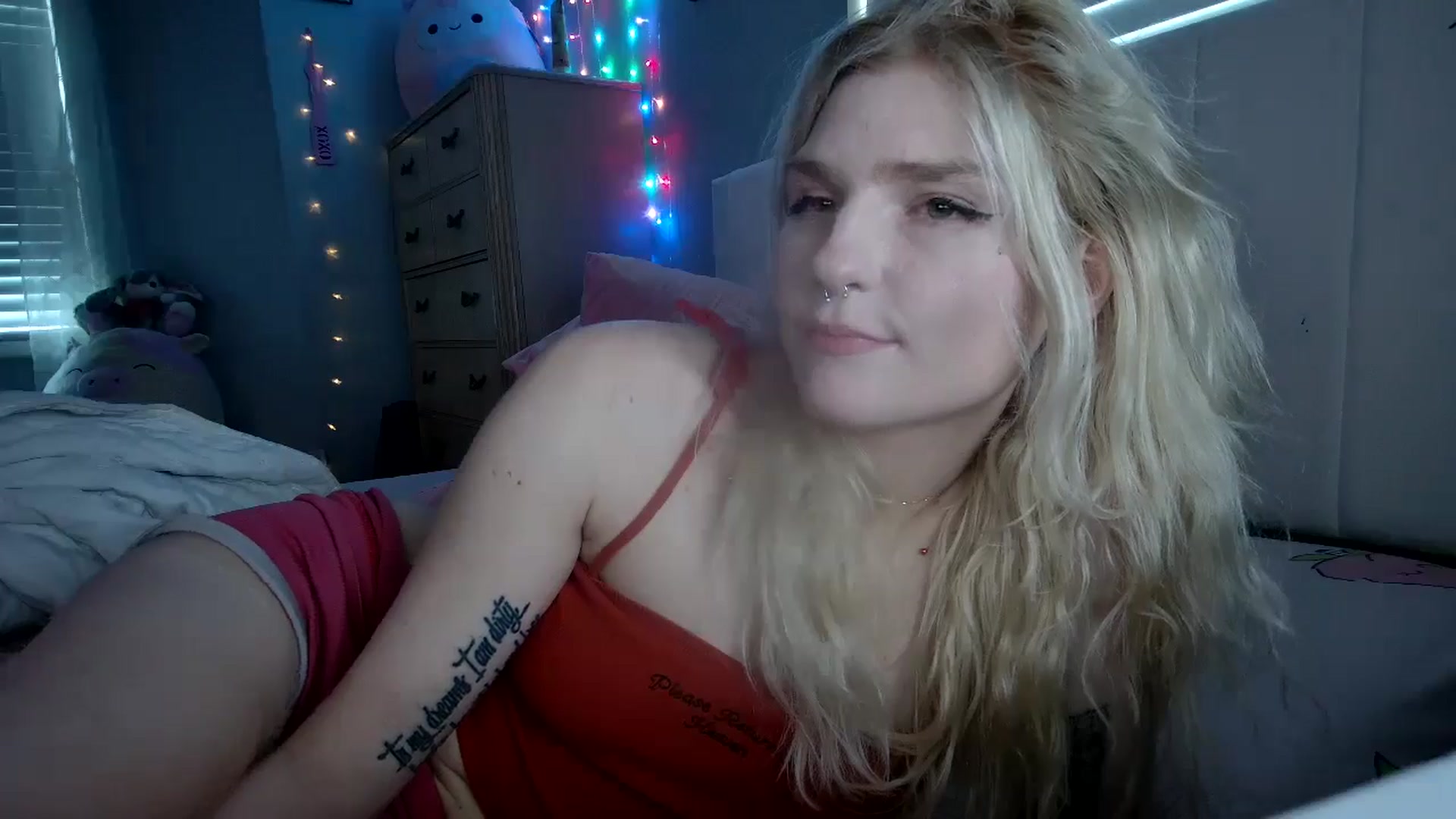 Gallery image thumbnail from DuckChan0's myfreecams stream on, 09/21/2024, 23:11 image 10 of 20