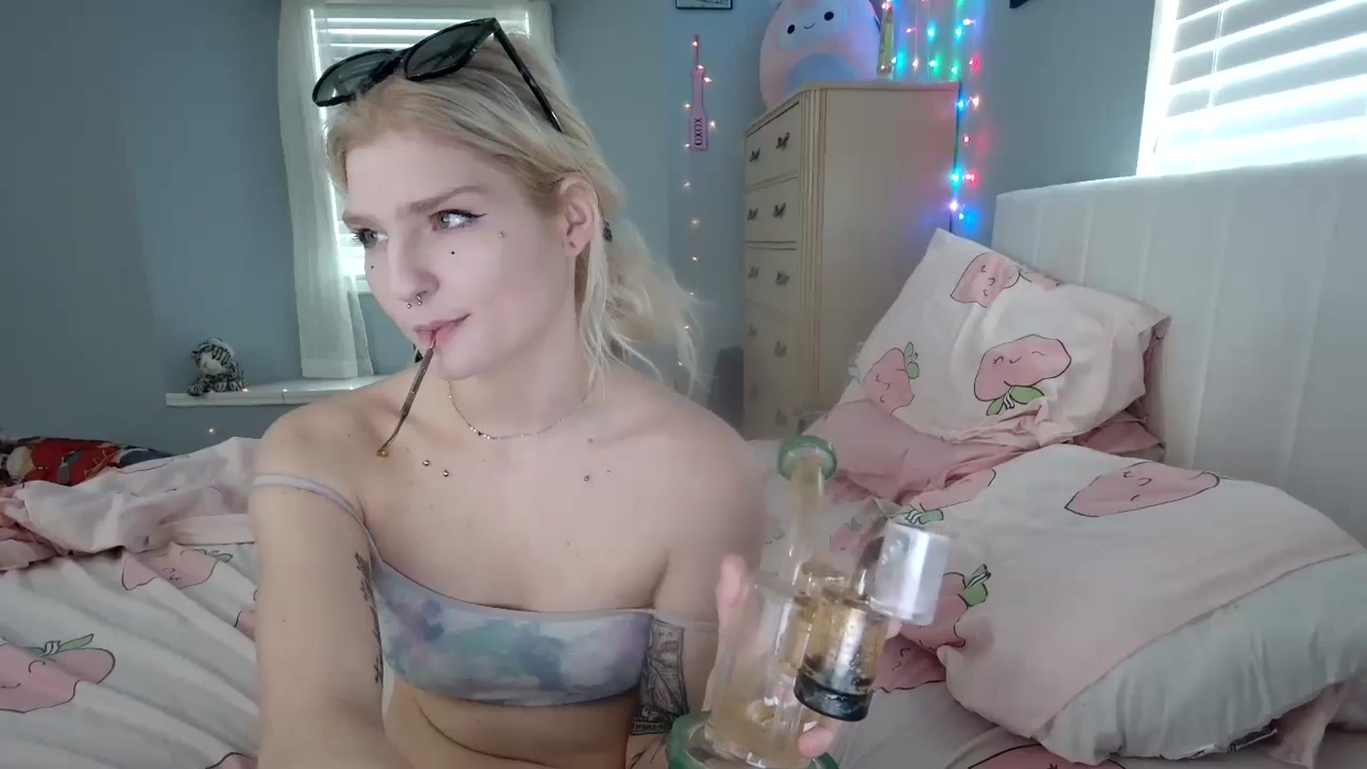 Gallery image thumbnail from DuckChan0's myfreecams stream on, 09/22/2024, 17:26 image 13 of 20