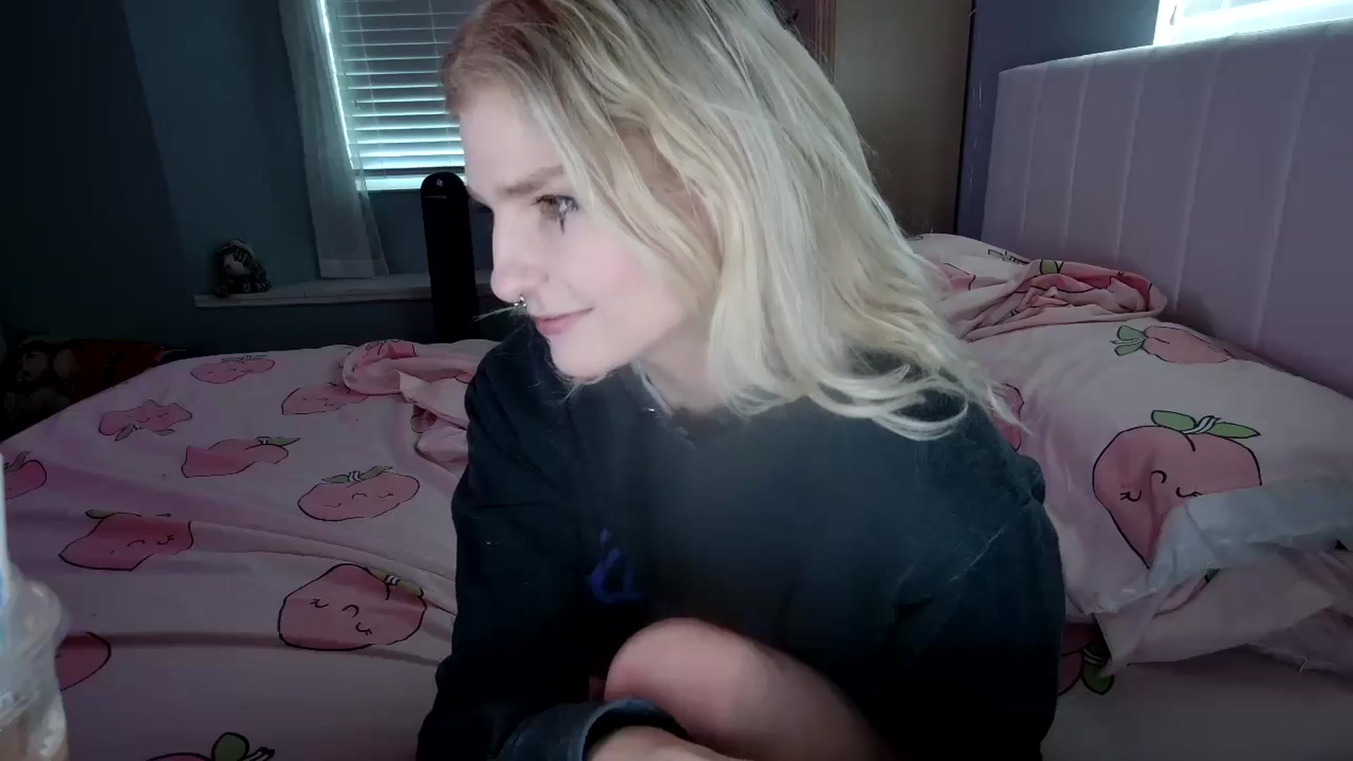 Gallery image thumbnail from DuckChan0's myfreecams stream on, 09/23/2024, 14:55 image 13 of 20