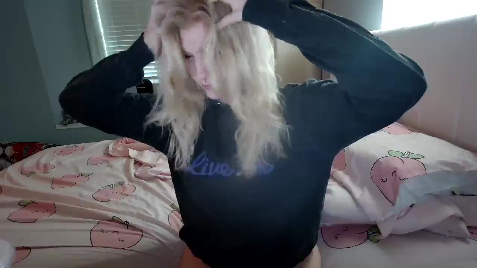 Gallery image thumbnail from DuckChan0's myfreecams stream on, 09/23/2024, 14:55 image 8 of 20