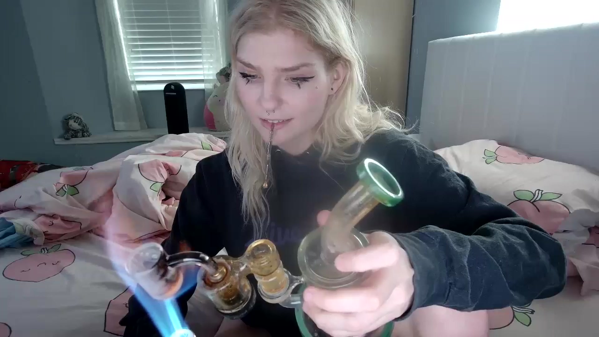 Gallery image thumbnail from DuckChan0's myfreecams stream on, 09/23/2024, 15:25 image 4 of 20
