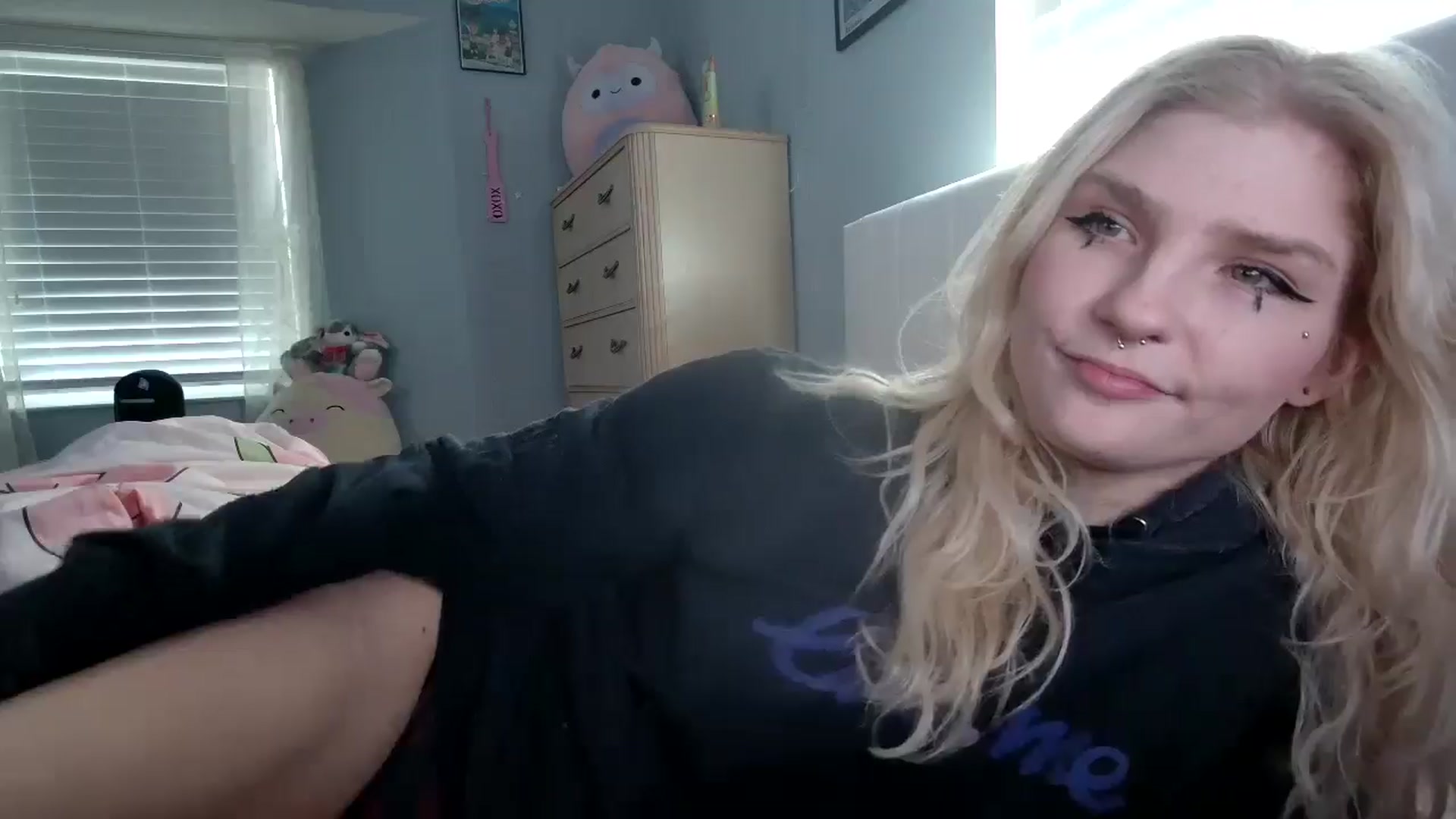 Gallery image thumbnail from DuckChan0's myfreecams stream on, 09/23/2024, 15:25 image 14 of 20