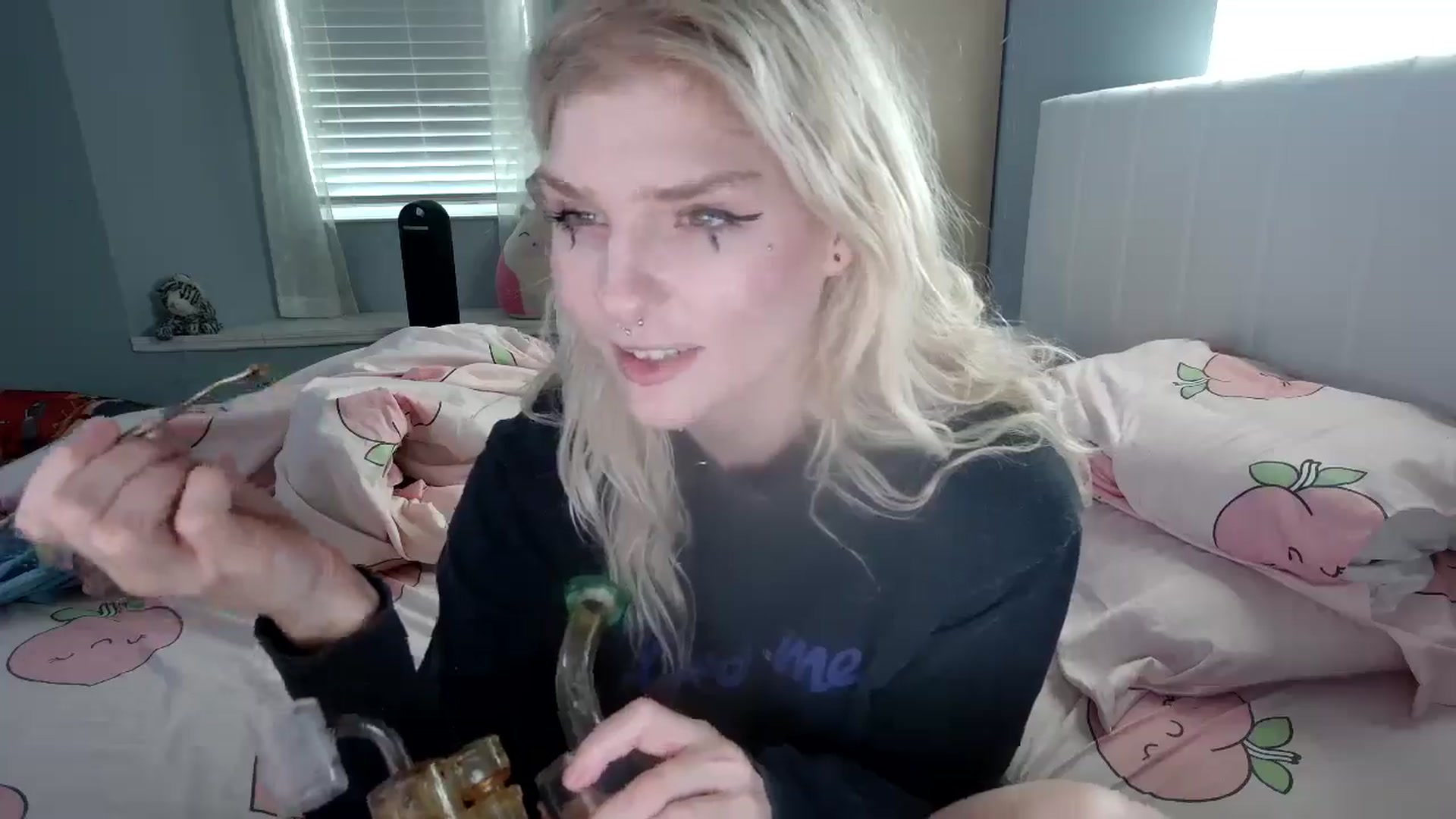 Gallery image thumbnail from DuckChan0's myfreecams stream on, 09/23/2024, 15:25 image 5 of 20