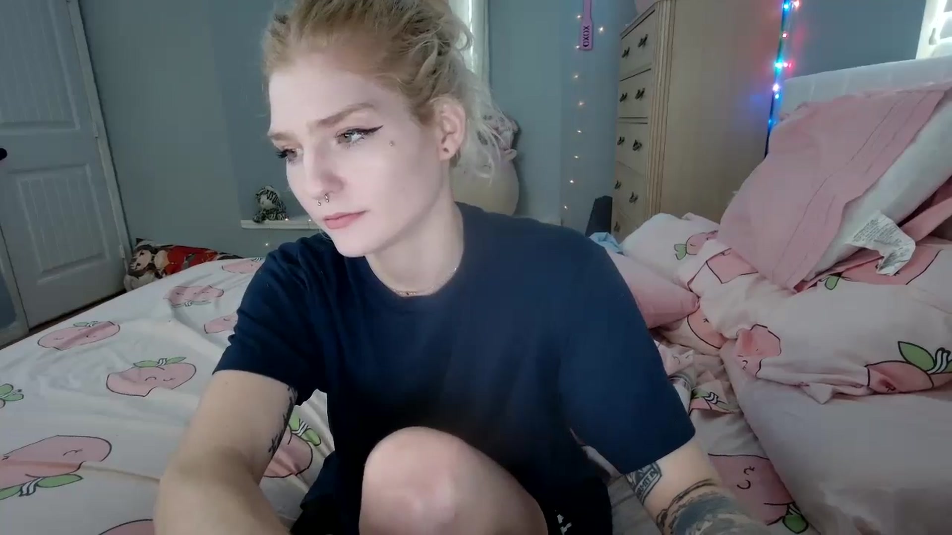 Gallery image thumbnail from DuckChan0's myfreecams stream on, 09/24/2024, 14:40 image 8 of 20