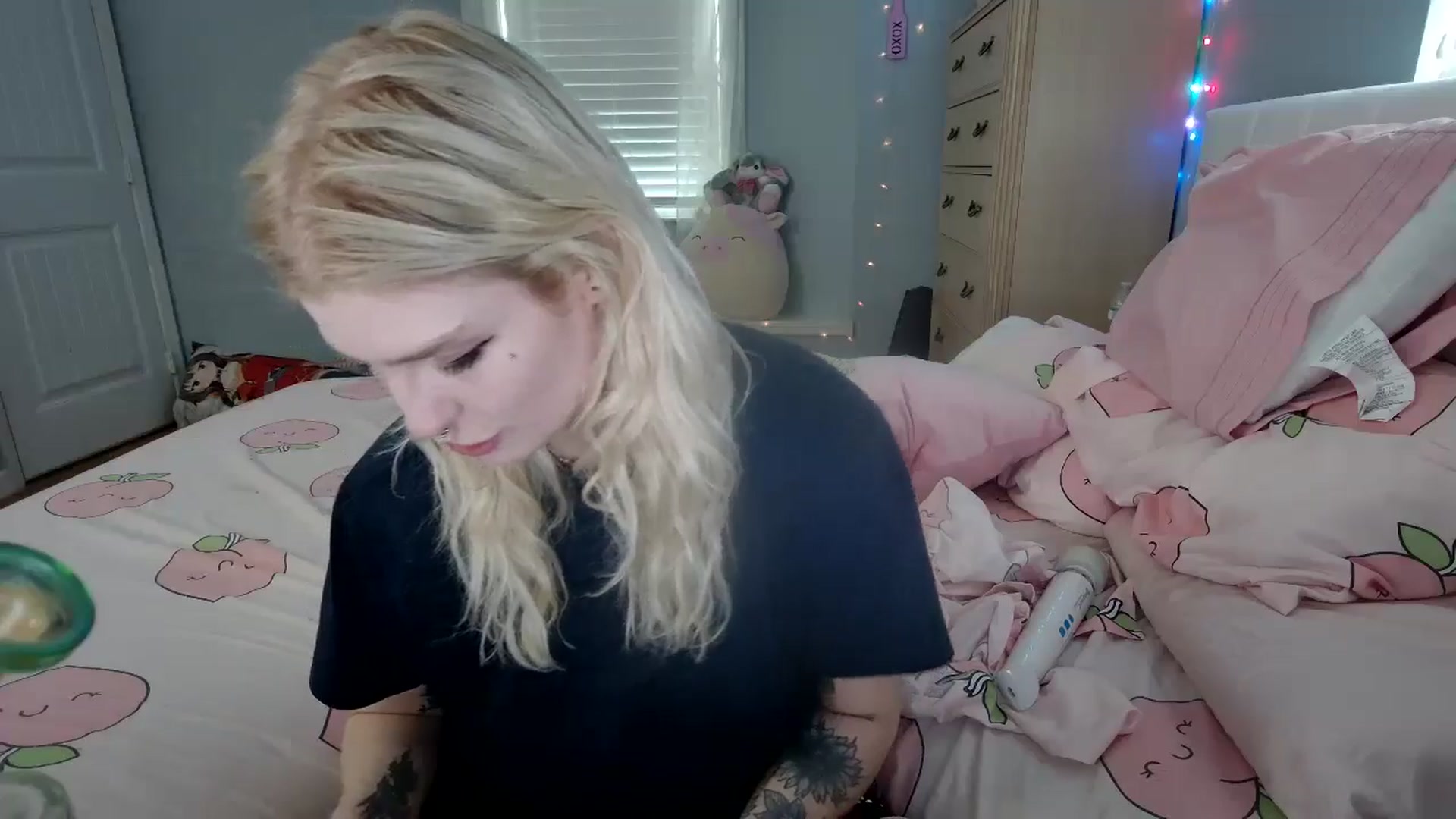 Gallery image thumbnail from DuckChan0's myfreecams stream on, 09/24/2024, 14:40 image 19 of 20