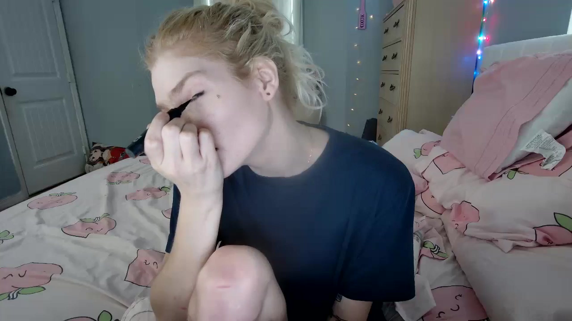 Gallery image thumbnail from DuckChan0's myfreecams stream on, 09/24/2024, 14:40 image 5 of 20