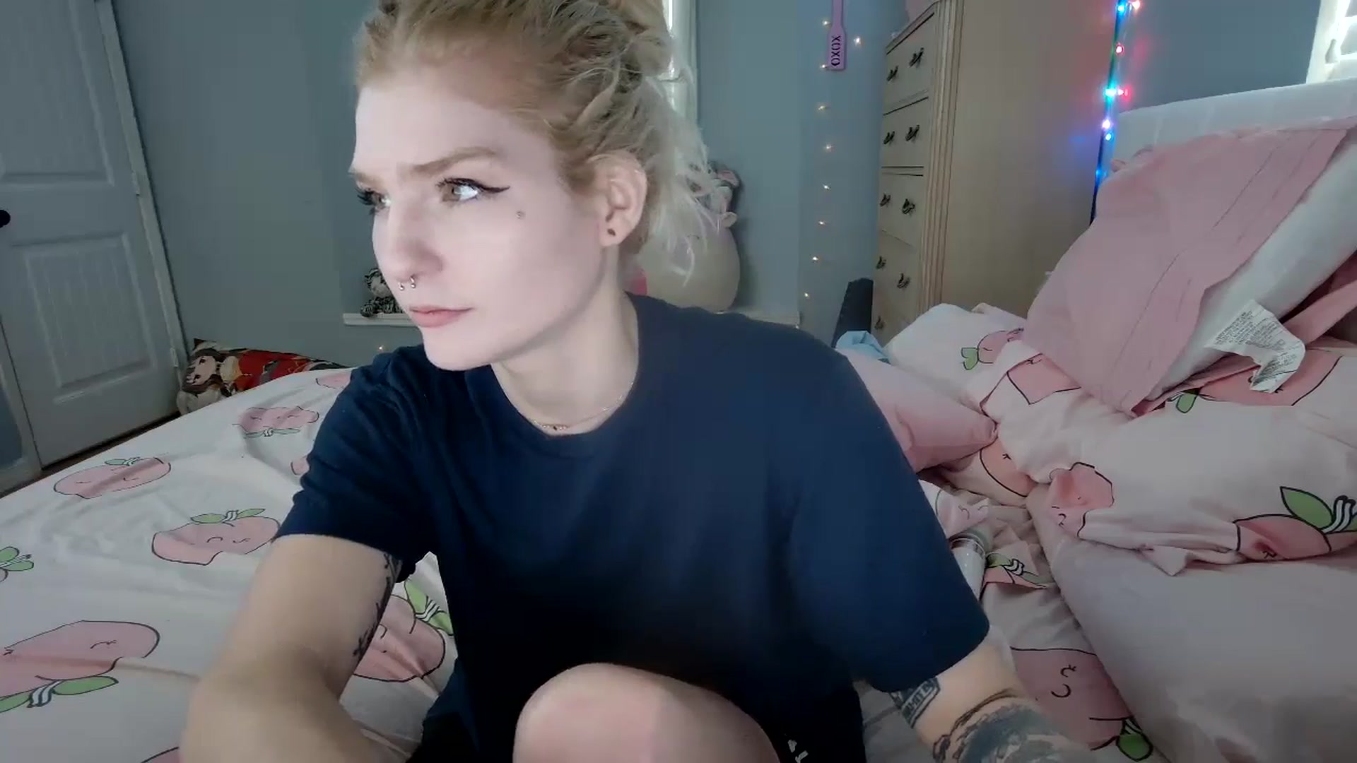 Gallery image thumbnail from DuckChan0's myfreecams stream on, 09/24/2024, 14:40 image 7 of 20