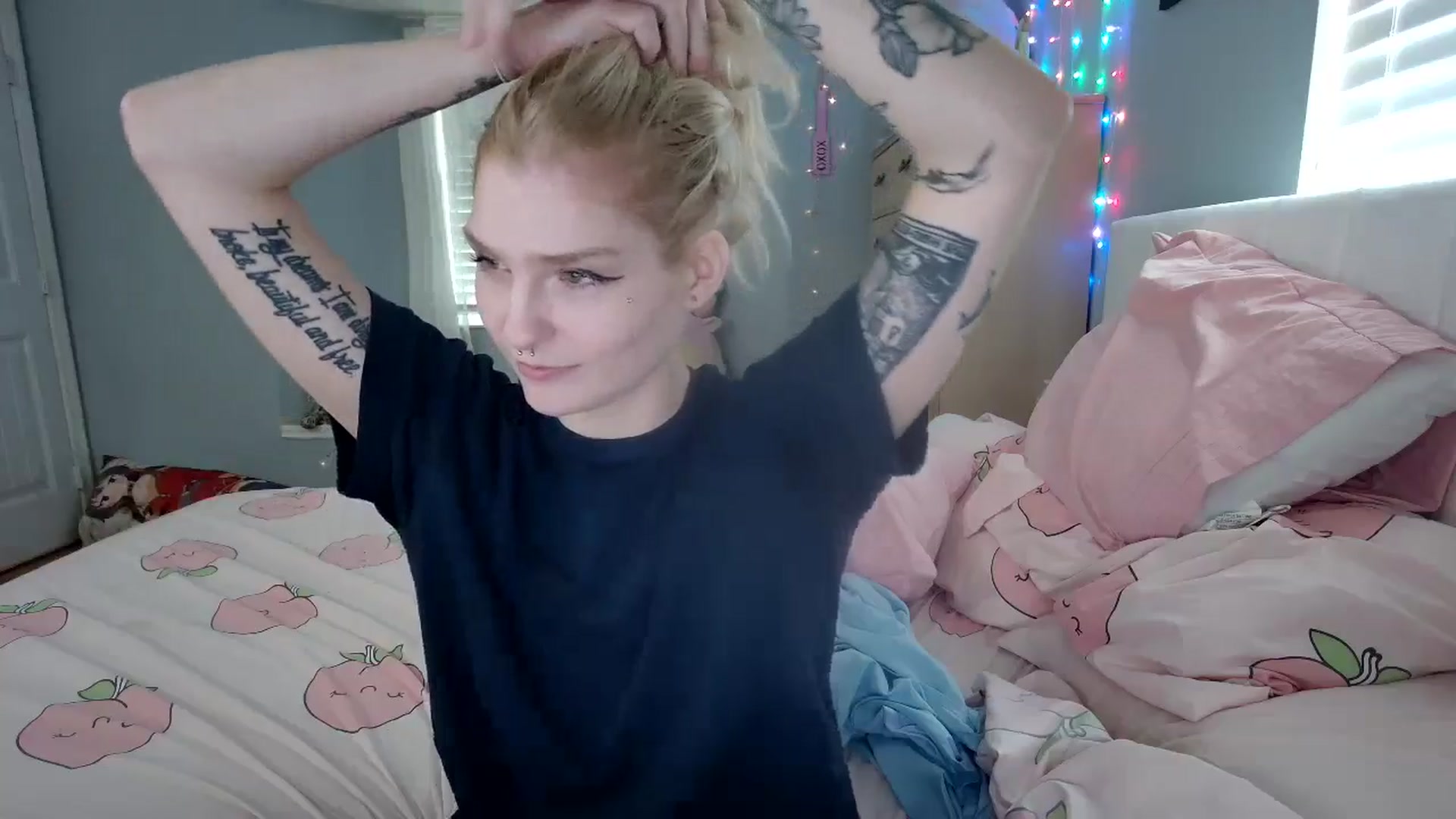 Gallery image thumbnail from DuckChan0's myfreecams stream on, 09/24/2024, 15:15 image 13 of 20