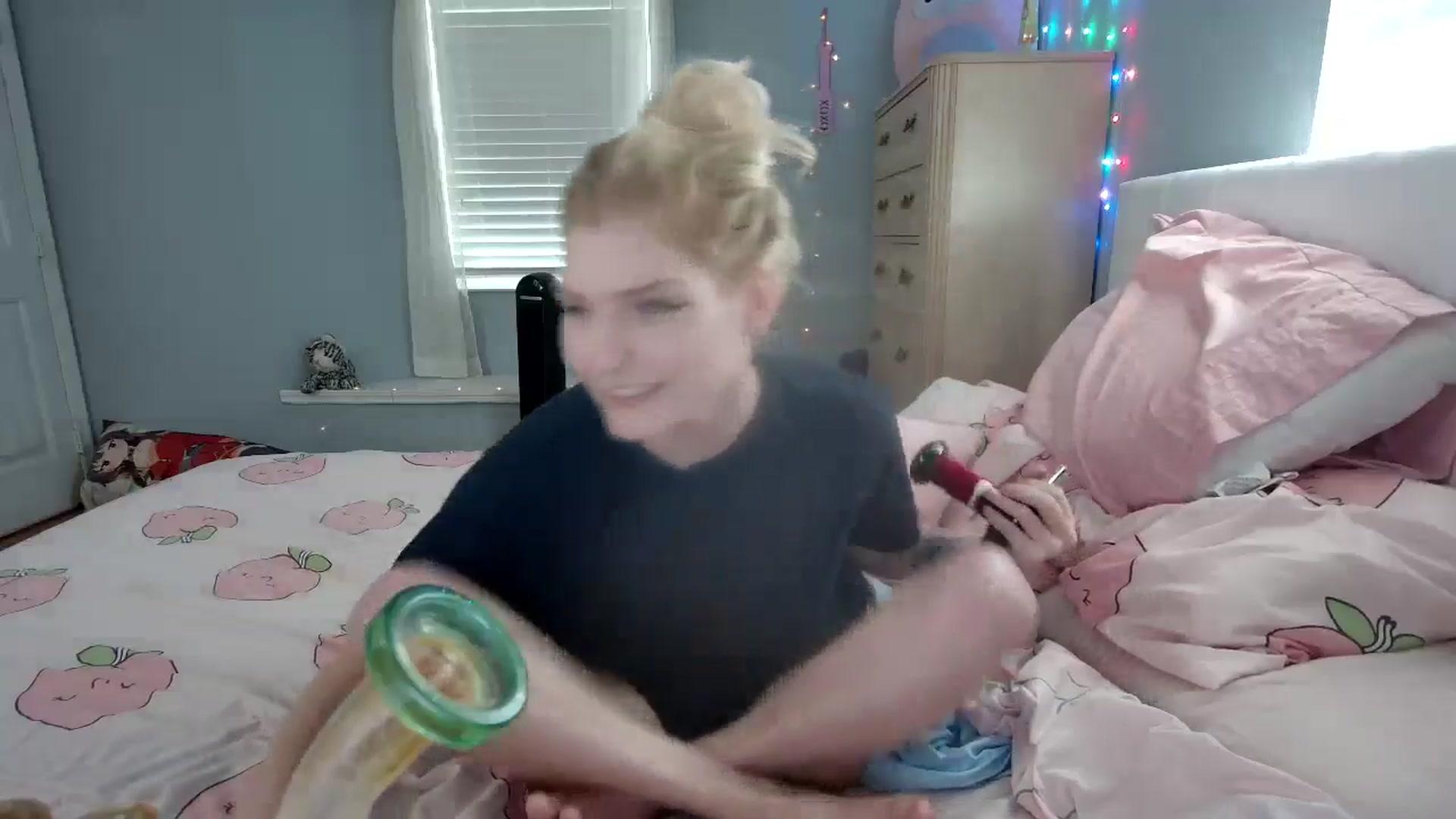 Gallery image thumbnail from DuckChan0's myfreecams stream on, 09/24/2024, 15:15 image 15 of 20