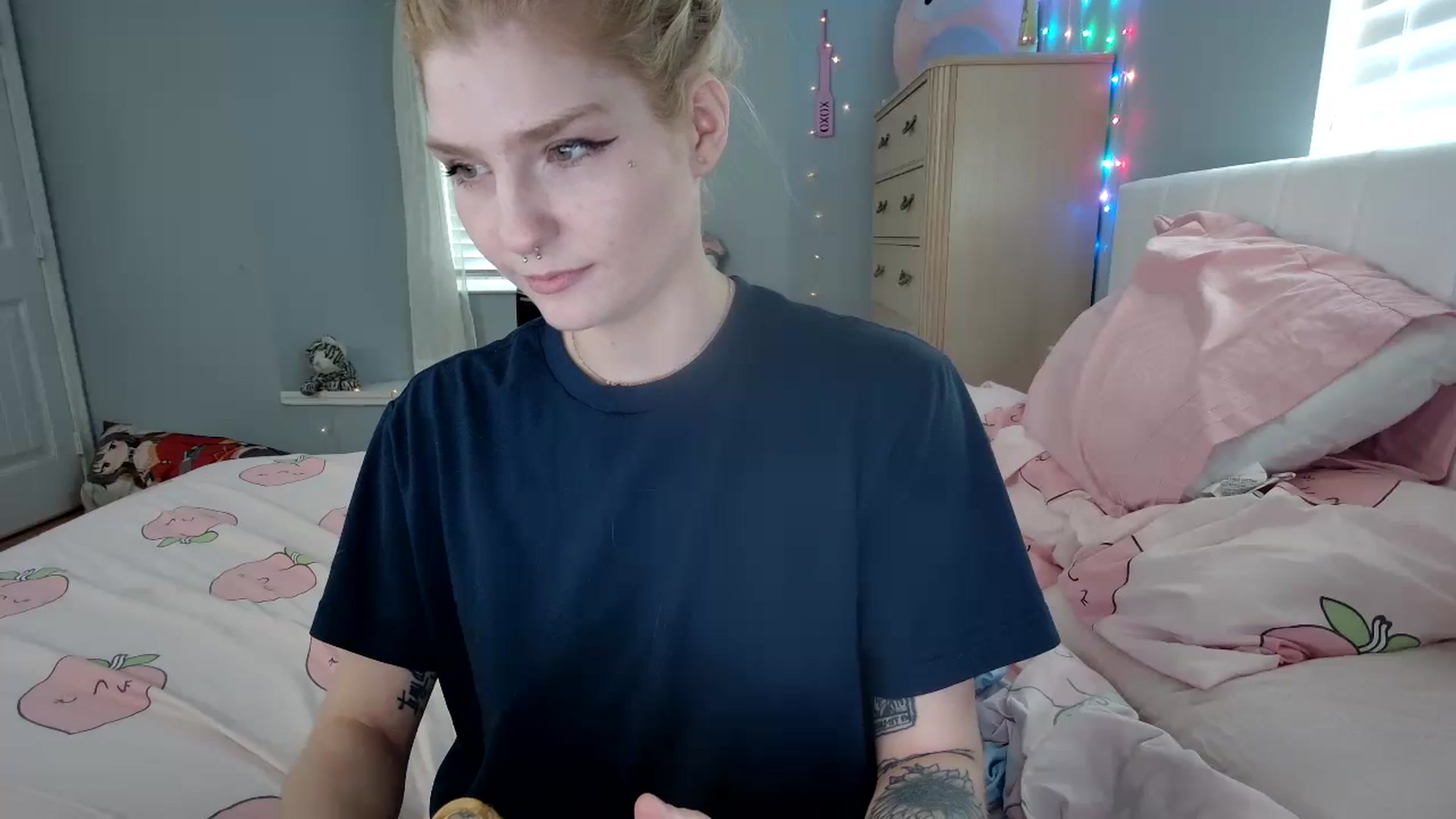 Gallery image thumbnail from DuckChan0's myfreecams stream on, 09/24/2024, 15:15 image 16 of 20