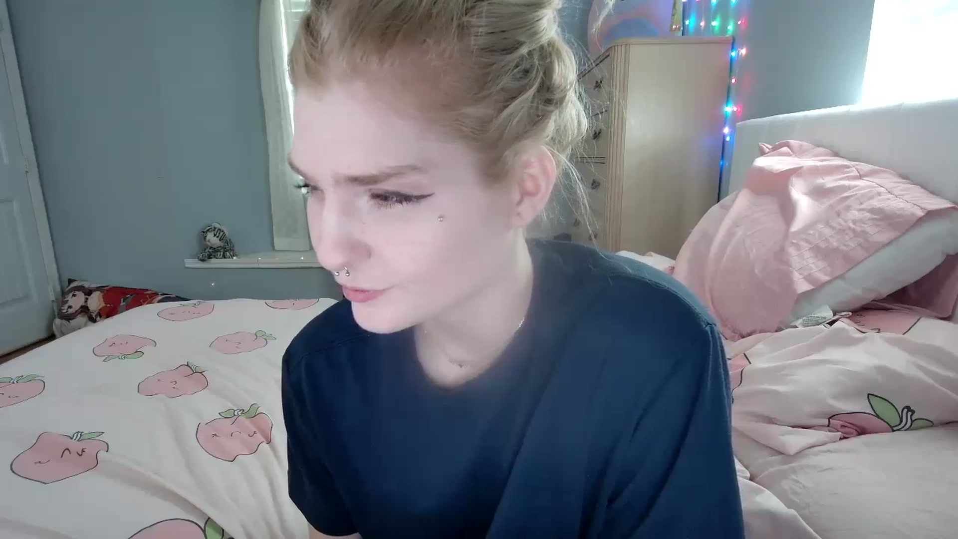 Gallery image thumbnail from DuckChan0's myfreecams stream on, 09/24/2024, 15:15 image 19 of 20