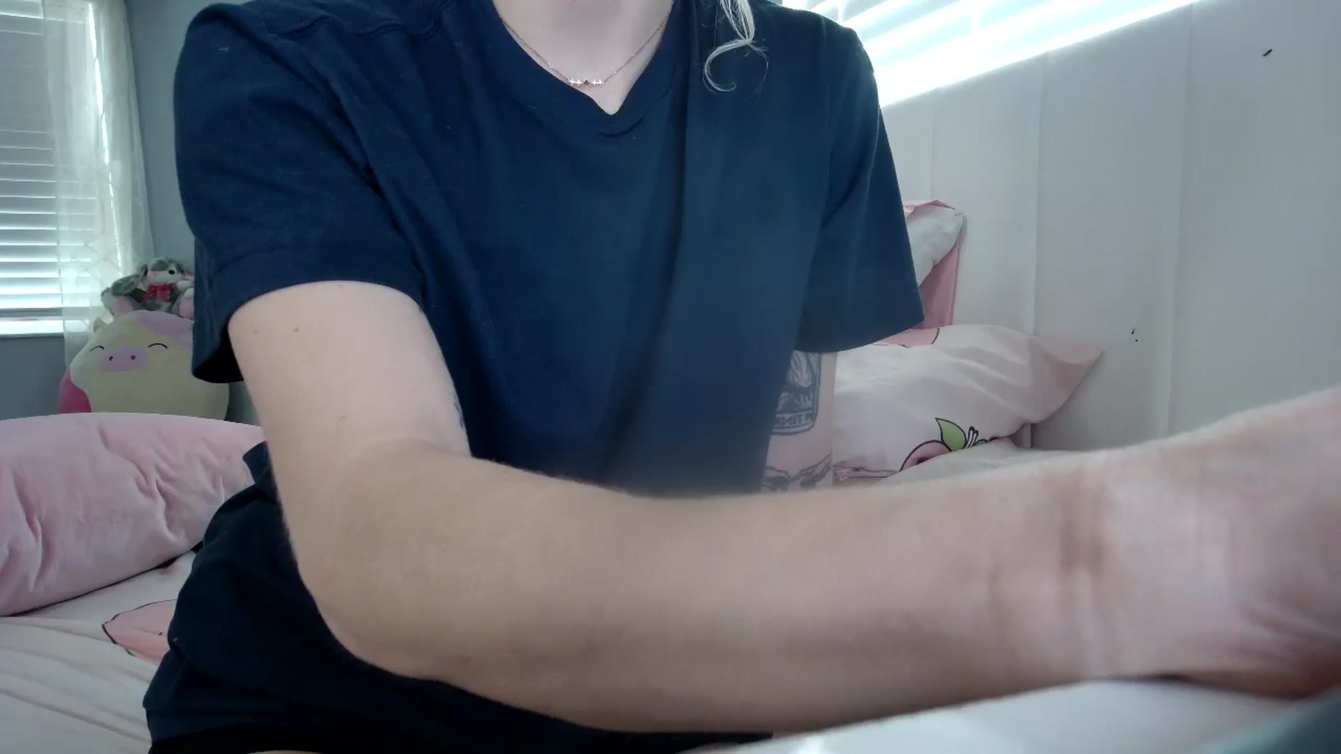 Gallery image thumbnail from DuckChan0's myfreecams stream on, 09/24/2024, 16:16 image 6 of 20