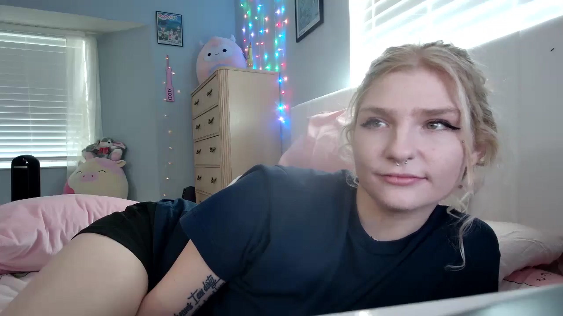 Gallery image thumbnail from DuckChan0's myfreecams stream on, 09/24/2024, 16:16 image 14 of 20