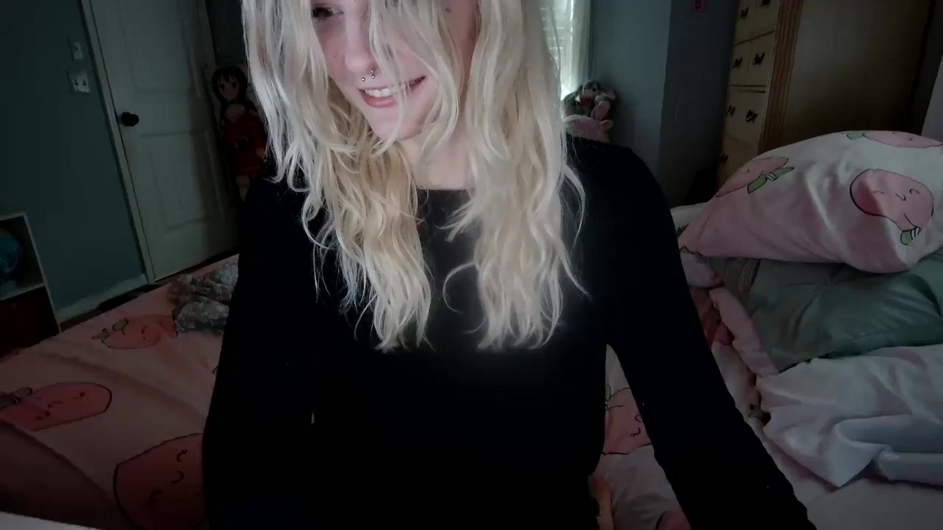 Gallery image thumbnail from DuckChan0's myfreecams stream on, 09/25/2024, 16:55 image 17 of 20